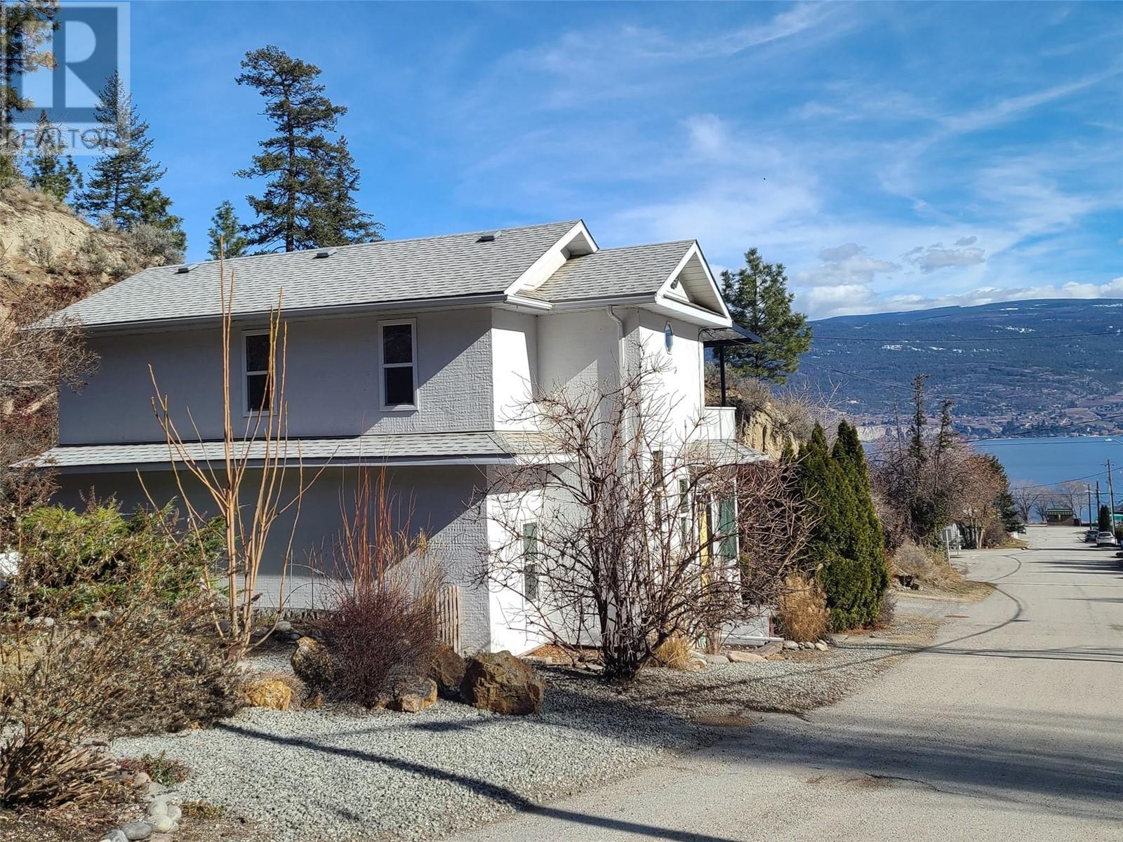 5706 Butler Street, summerland, British Columbia