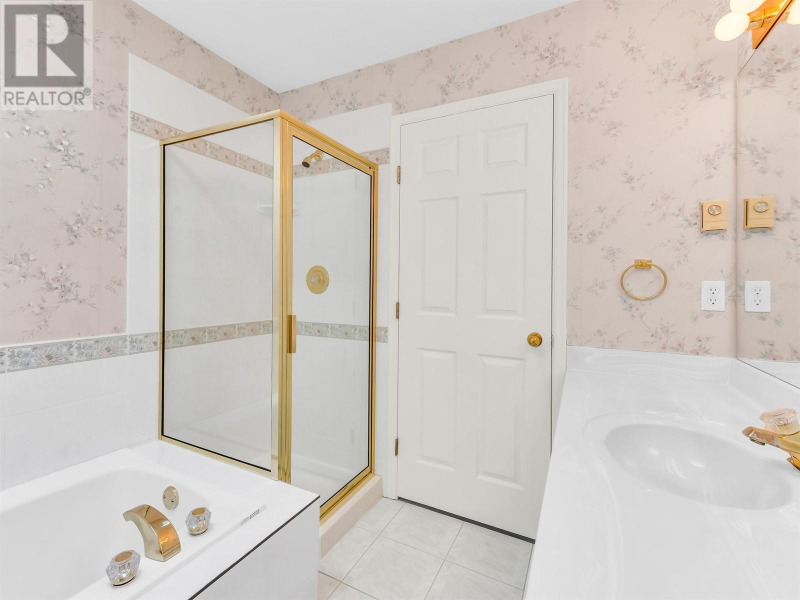 Listing Picture 28 of 40 : 21 3701 THURSTON STREET, Burnaby / 本拿比 - 魯藝地產 Yvonne Lu Group - MLS Medallion Club Member