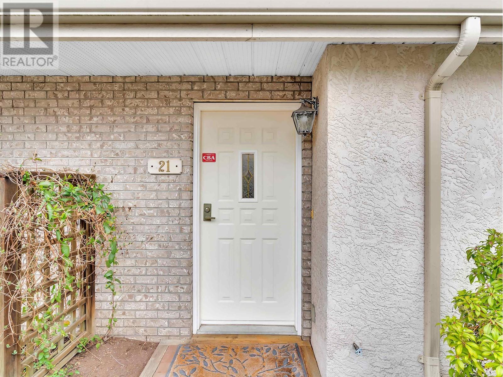 Listing Picture 2 of 40 : 21 3701 THURSTON STREET, Burnaby / 本拿比 - 魯藝地產 Yvonne Lu Group - MLS Medallion Club Member