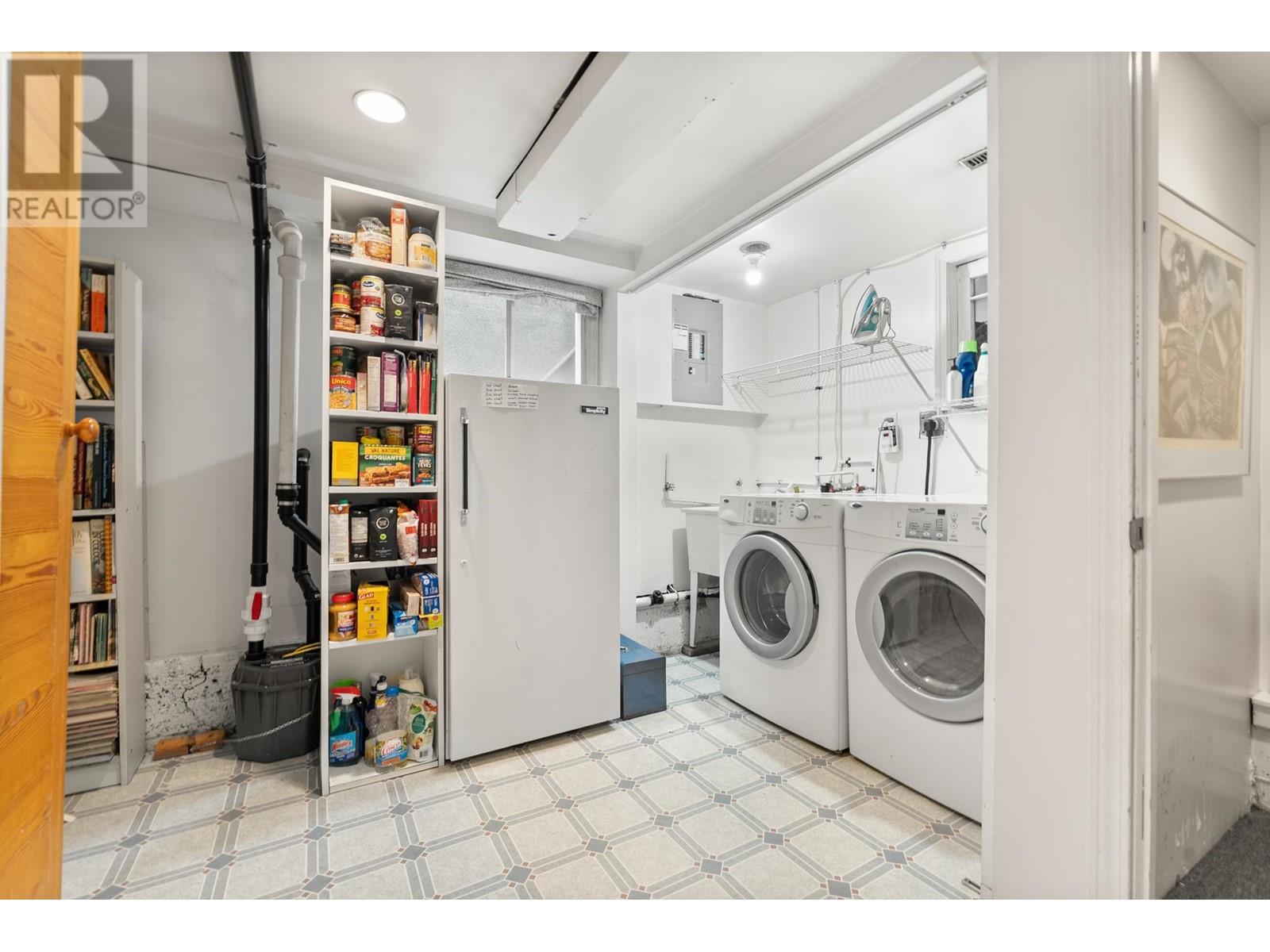 Listing Picture 27 of 31 : 3458 W 13TH AVENUE, Vancouver / 溫哥華 - 魯藝地產 Yvonne Lu Group - MLS Medallion Club Member