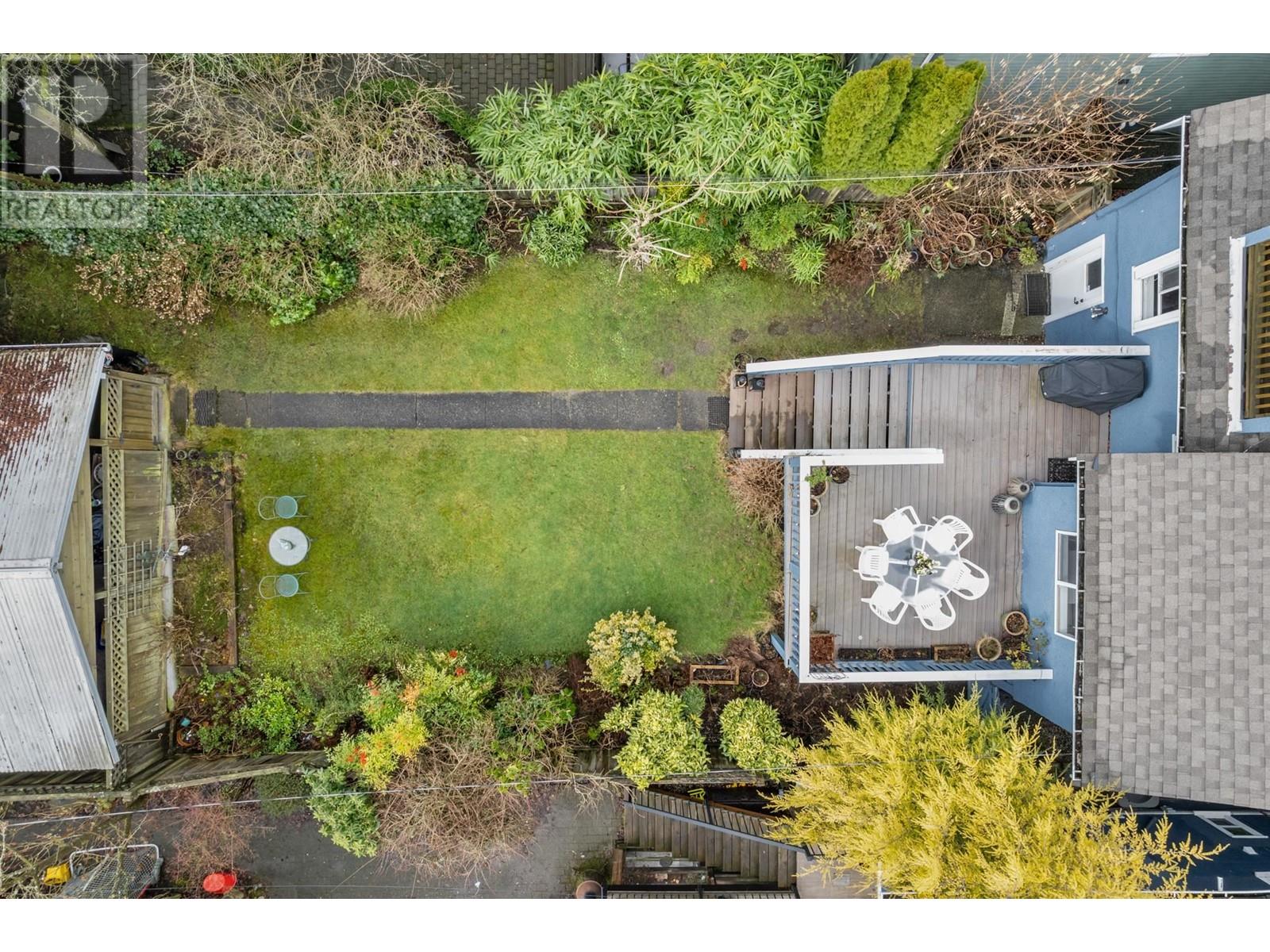 Listing Picture 3 of 31 : 3458 W 13TH AVENUE, Vancouver / 溫哥華 - 魯藝地產 Yvonne Lu Group - MLS Medallion Club Member