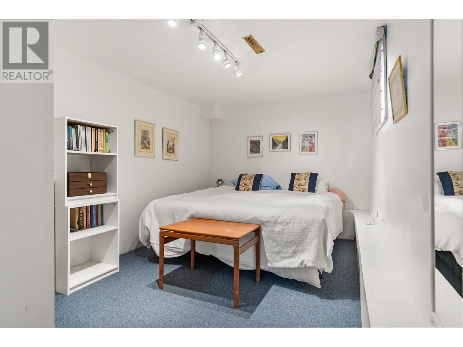 Listing Picture 25 of 31 : 3458 W 13TH AVENUE, Vancouver / 溫哥華 - 魯藝地產 Yvonne Lu Group - MLS Medallion Club Member