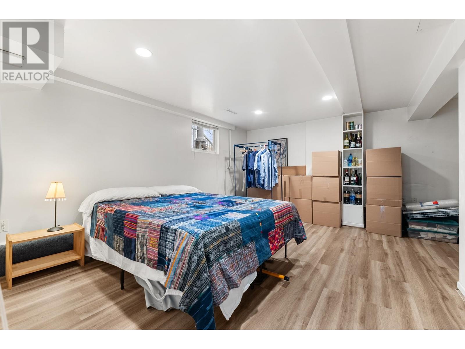 Listing Picture 24 of 31 : 3458 W 13TH AVENUE, Vancouver / 溫哥華 - 魯藝地產 Yvonne Lu Group - MLS Medallion Club Member