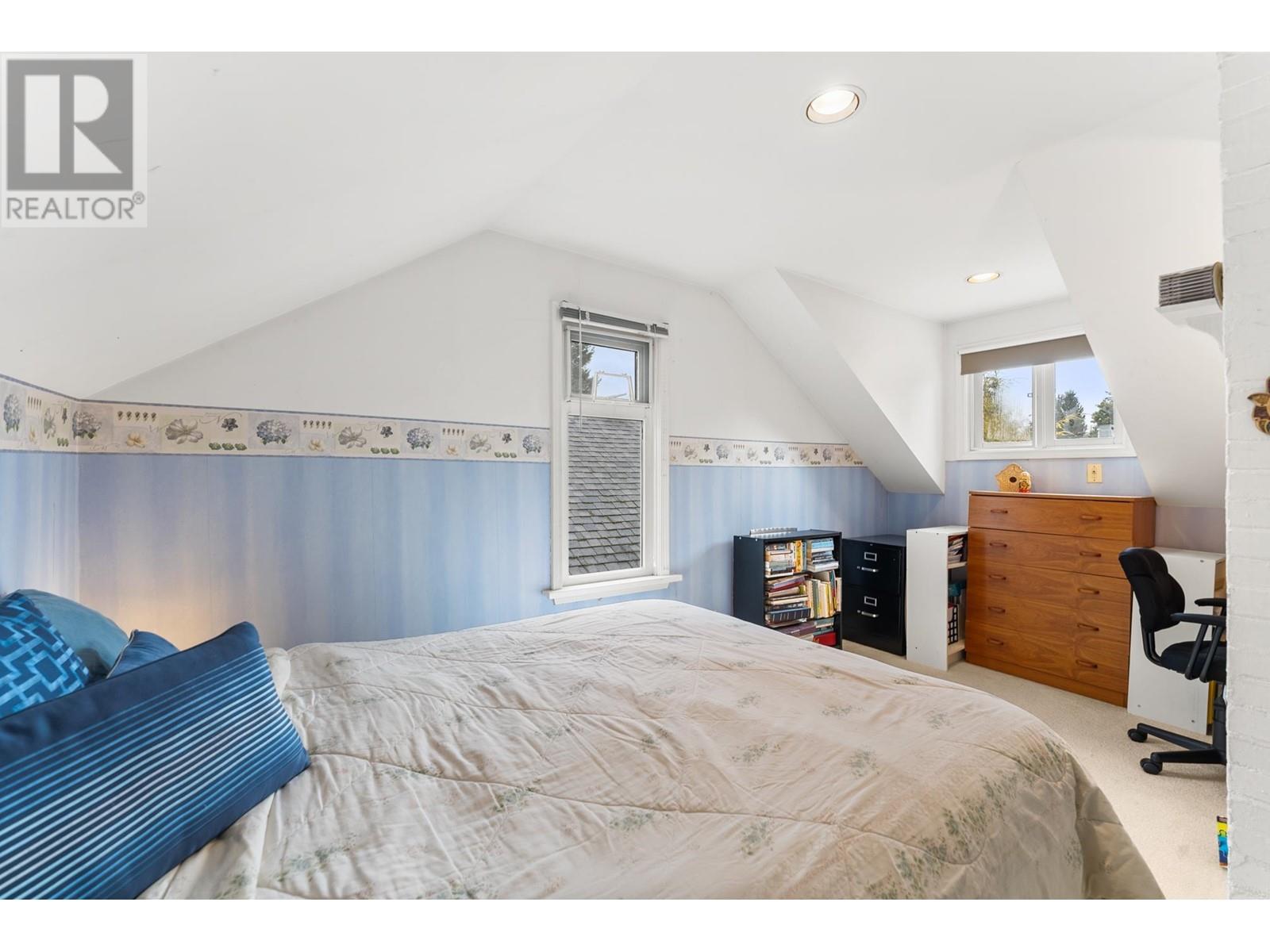 Listing Picture 19 of 31 : 3458 W 13TH AVENUE, Vancouver / 溫哥華 - 魯藝地產 Yvonne Lu Group - MLS Medallion Club Member