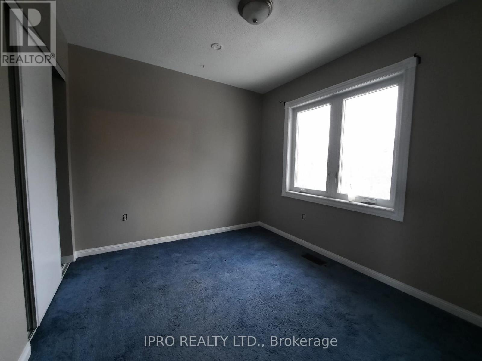 2023 Broadleaf Crescent E, Burlington, Ontario  L7L 6S3 - Photo 2 - W12000969