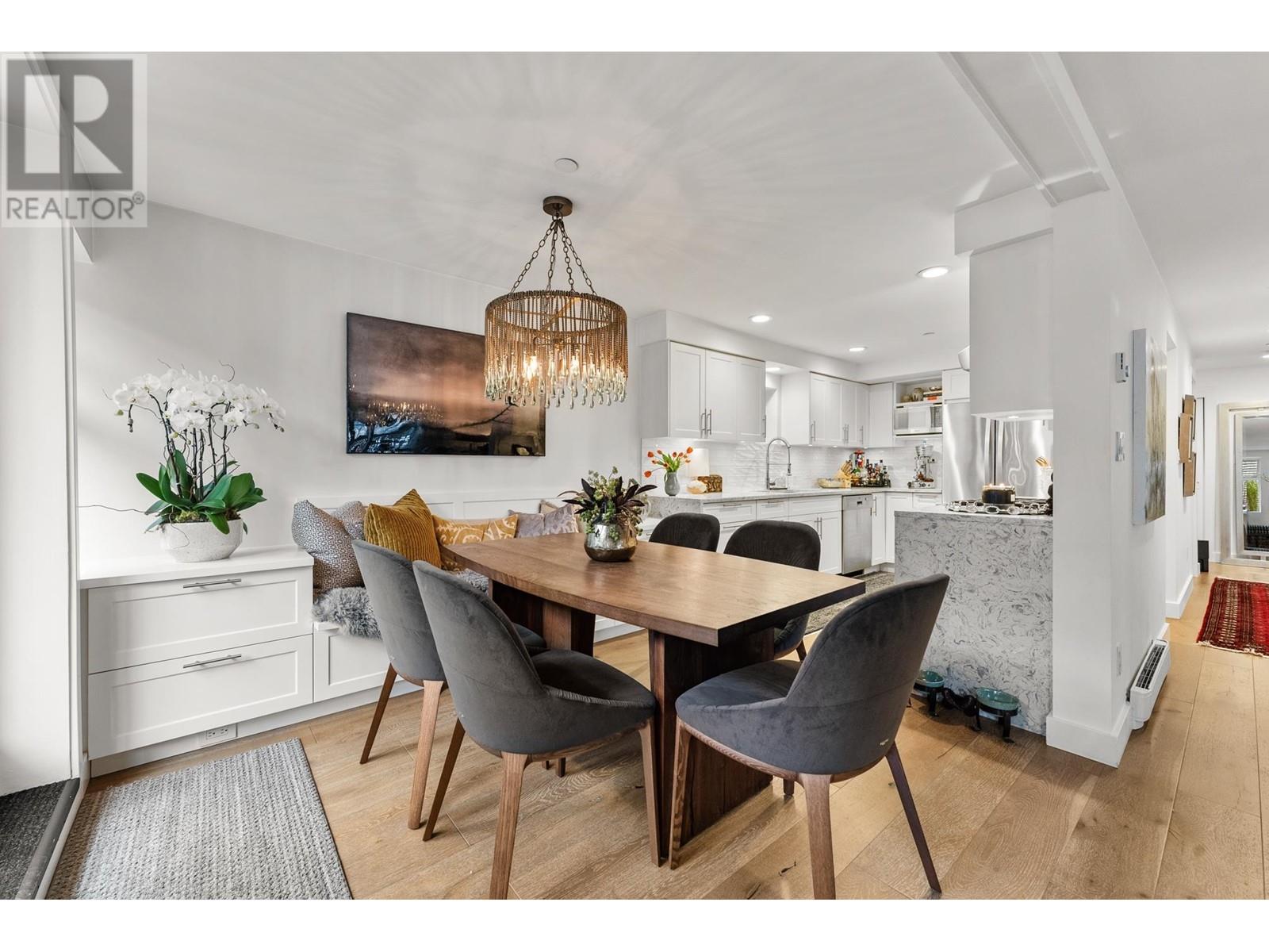 Listing Picture 3 of 33 : 1802 MCNICOLL AVENUE, Vancouver / 溫哥華 - 魯藝地產 Yvonne Lu Group - MLS Medallion Club Member