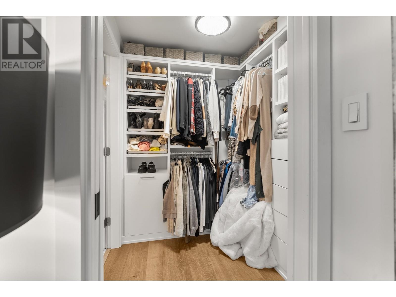 Listing Picture 21 of 33 : 1802 MCNICOLL AVENUE, Vancouver / 溫哥華 - 魯藝地產 Yvonne Lu Group - MLS Medallion Club Member