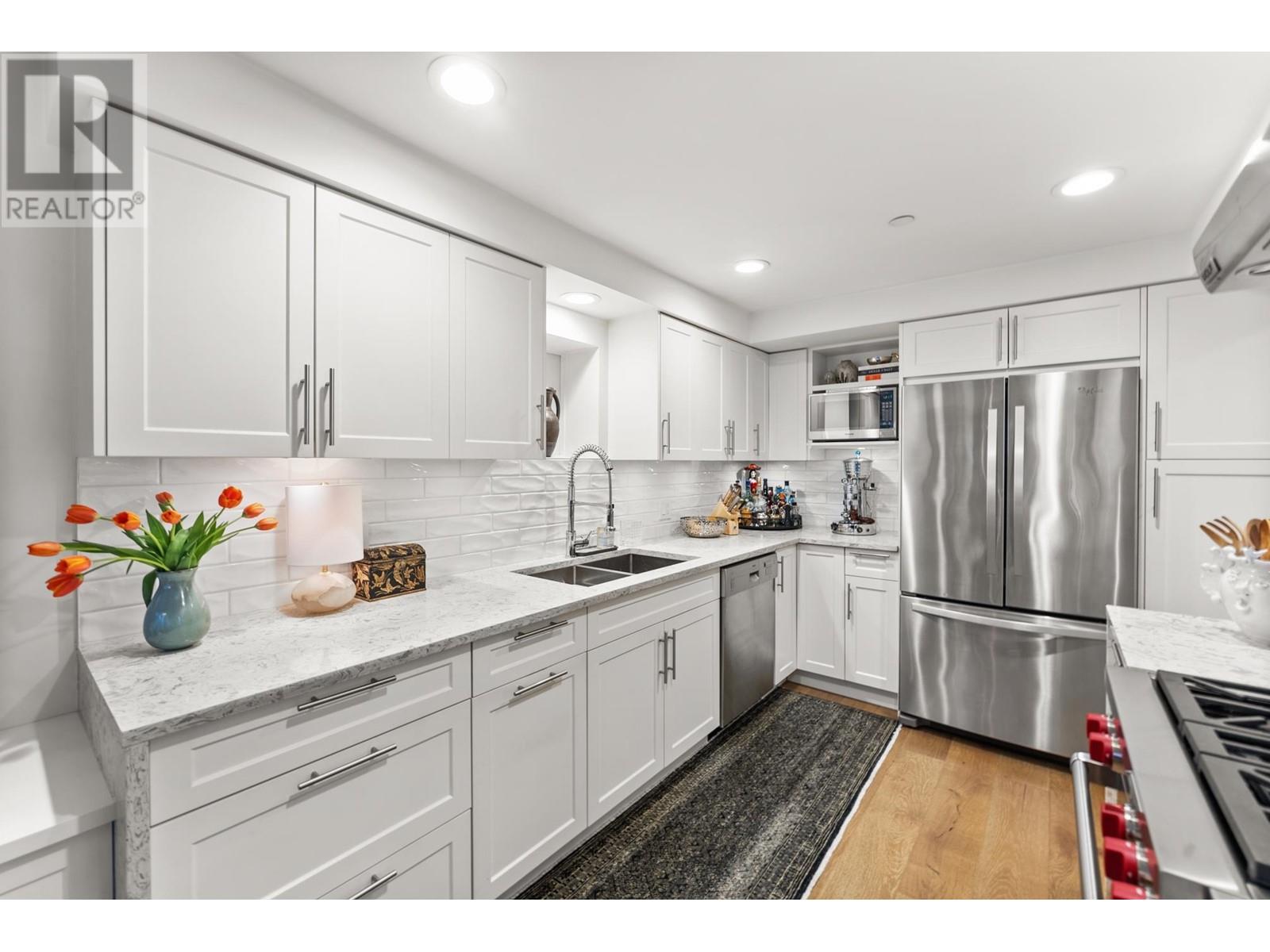 Listing Picture 11 of 33 : 1802 MCNICOLL AVENUE, Vancouver / 溫哥華 - 魯藝地產 Yvonne Lu Group - MLS Medallion Club Member