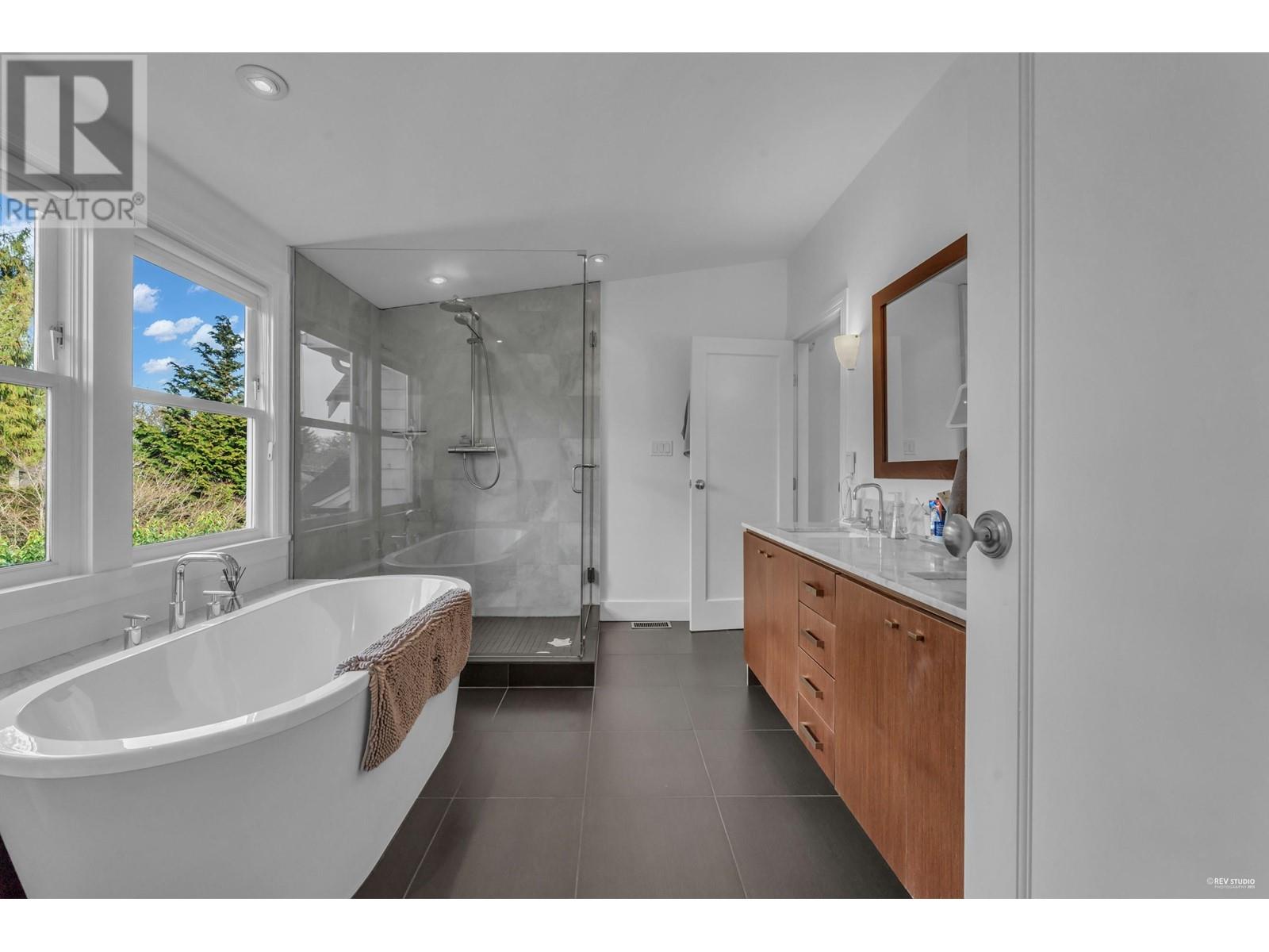 Listing Picture 23 of 40 : 295 W 23RD AVENUE, Vancouver / 溫哥華 - 魯藝地產 Yvonne Lu Group - MLS Medallion Club Member