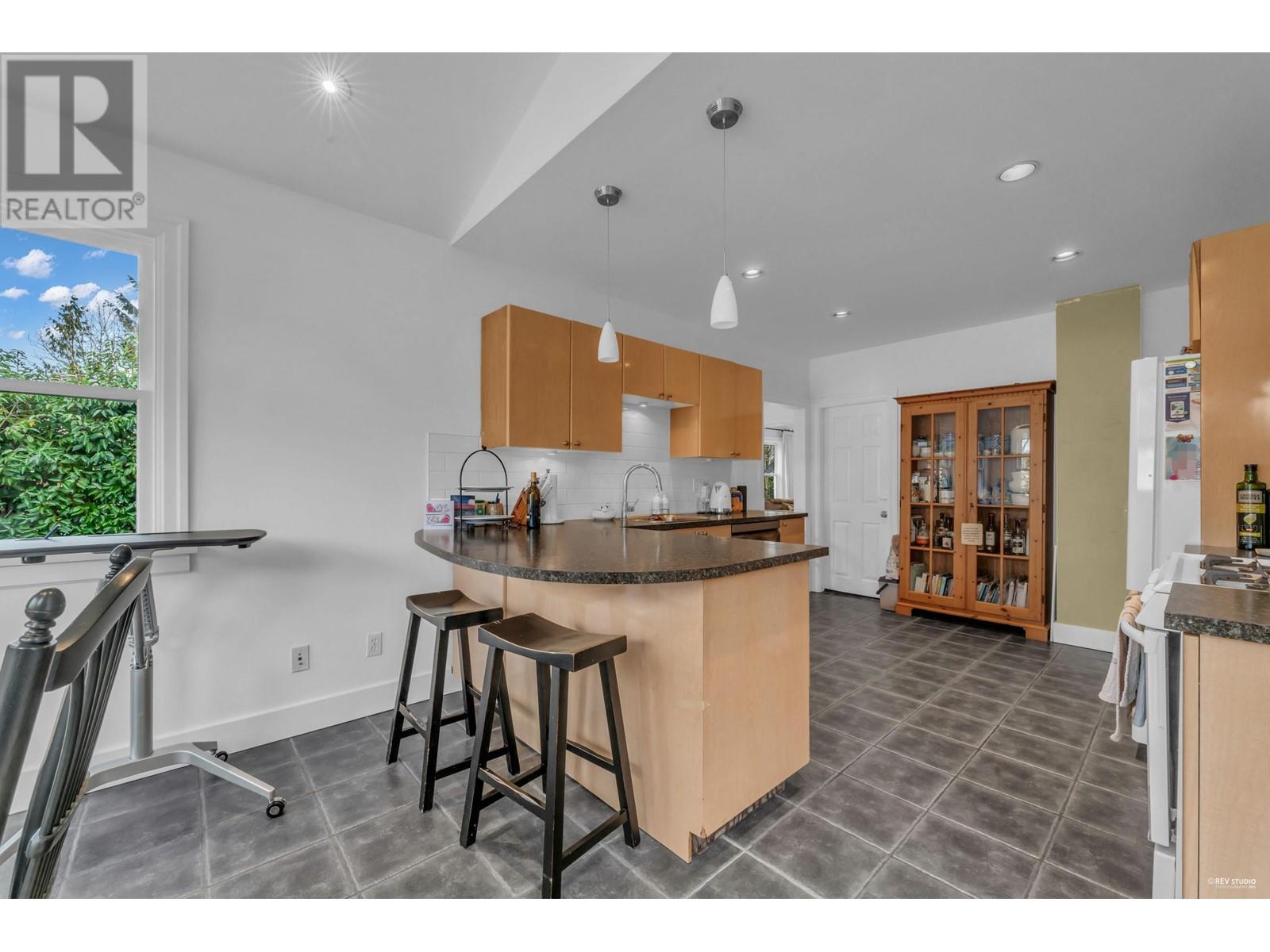 Listing Picture 12 of 40 : 295 W 23RD AVENUE, Vancouver / 溫哥華 - 魯藝地產 Yvonne Lu Group - MLS Medallion Club Member