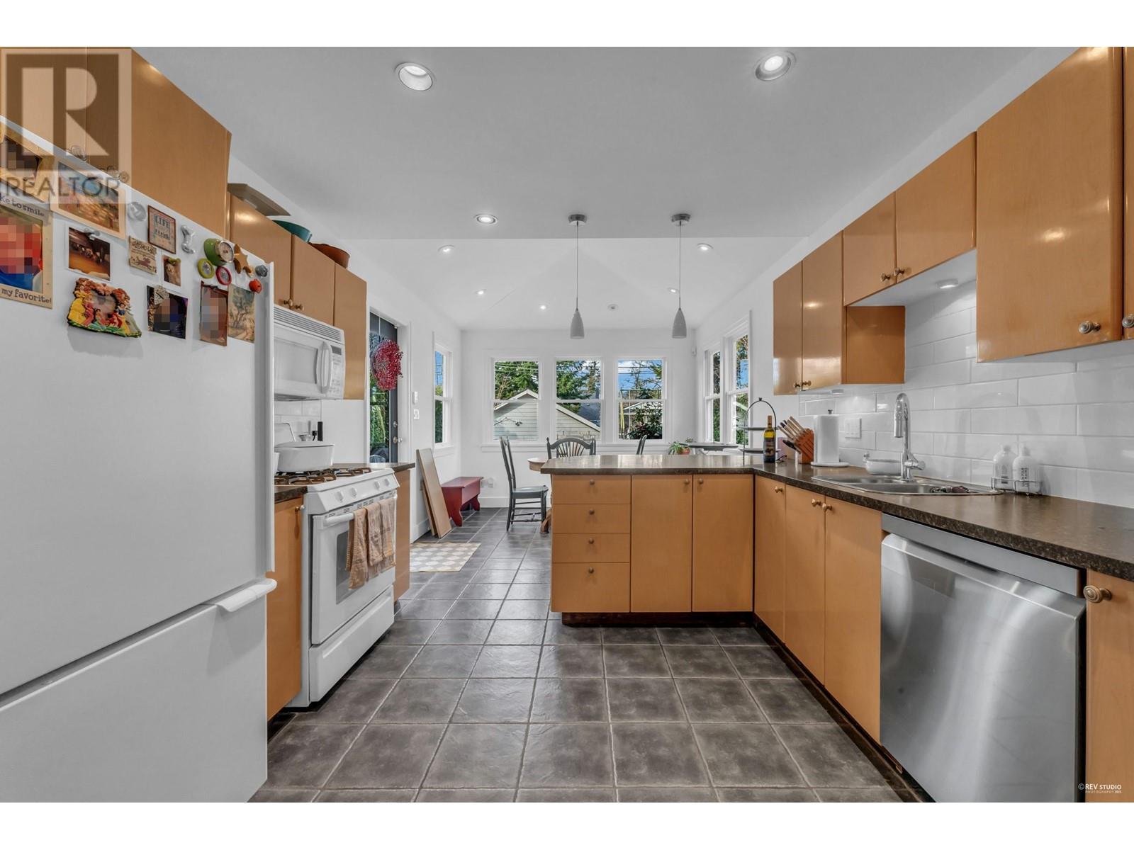 Listing Picture 9 of 40 : 295 W 23RD AVENUE, Vancouver / 溫哥華 - 魯藝地產 Yvonne Lu Group - MLS Medallion Club Member