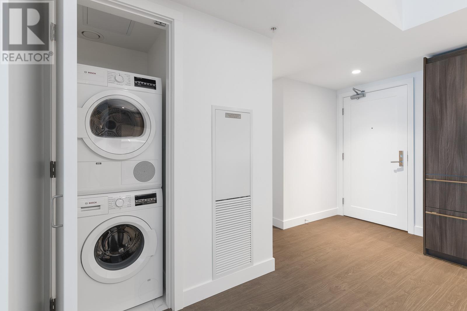 Listing Picture 4 of 10 : 854 6328 NO.3 ROAD, Richmond / 烈治文 - 魯藝地產 Yvonne Lu Group - MLS Medallion Club Member