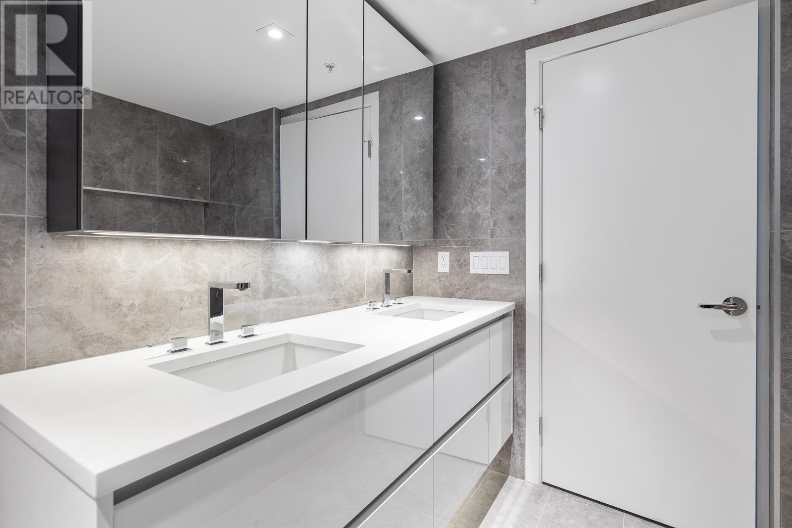 Listing Picture 6 of 10 : 854 6328 NO.3 ROAD, Richmond / 烈治文 - 魯藝地產 Yvonne Lu Group - MLS Medallion Club Member