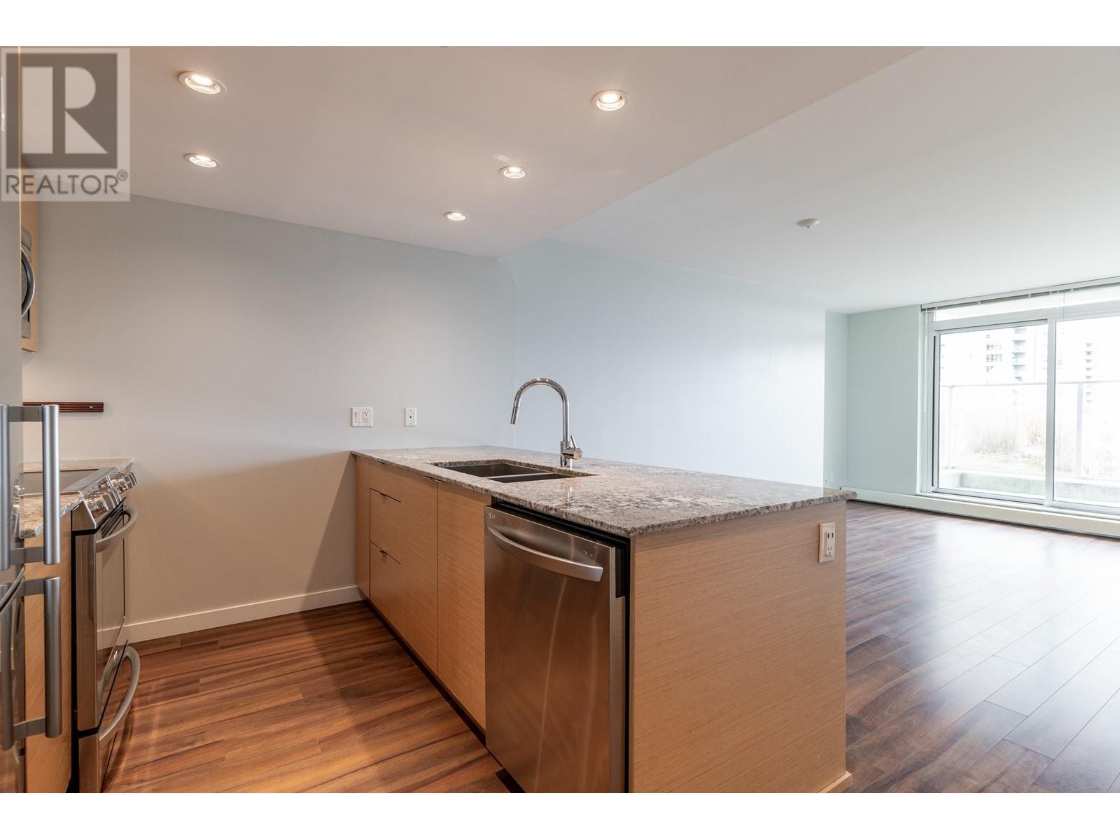 302 135 E 17th Street, North Vancouver, British Columbia  V7L 0C4 - Photo 7 - R2973590