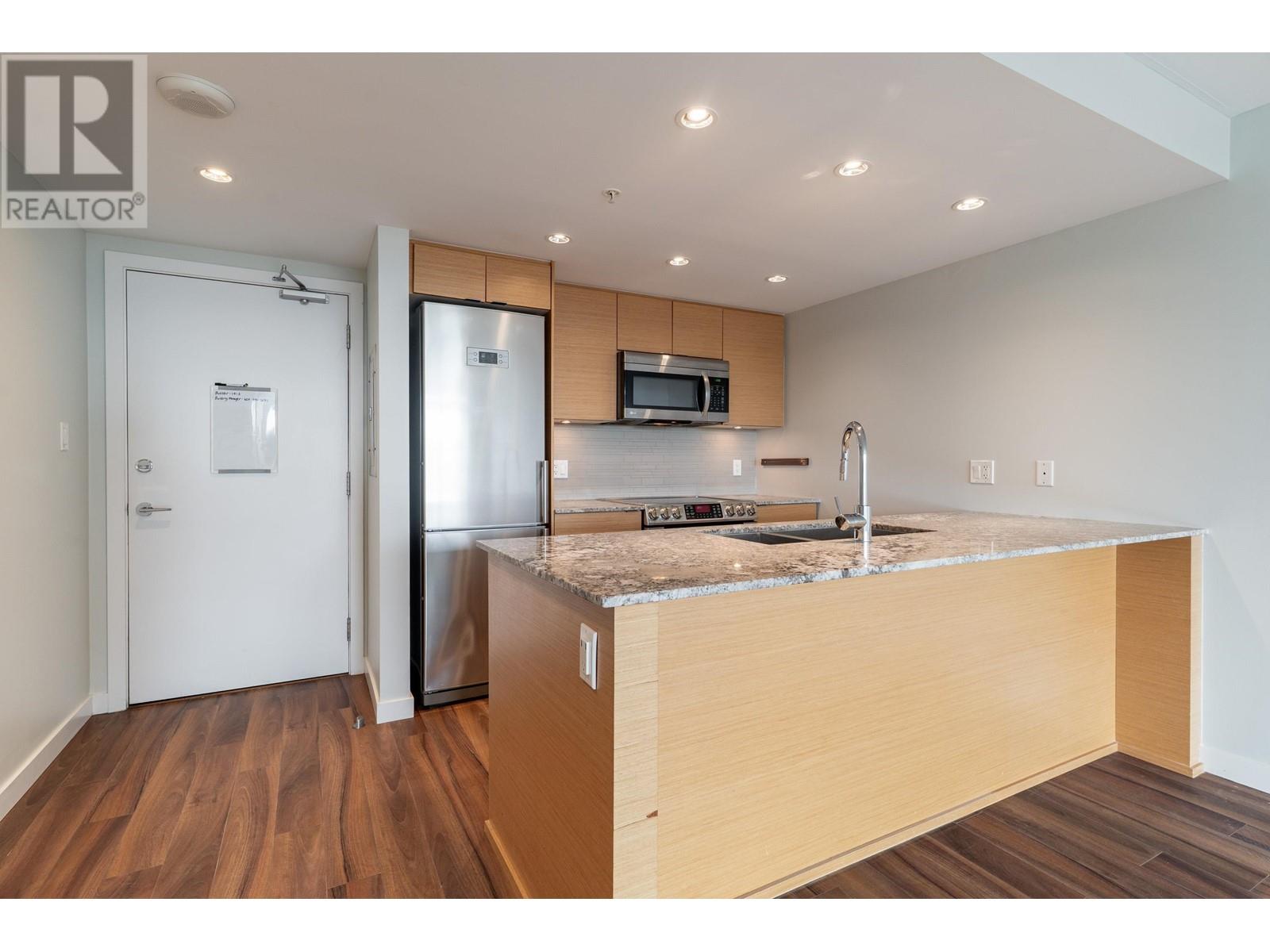 302 135 E 17th Street, North Vancouver, British Columbia  V7L 0C4 - Photo 8 - R2973590