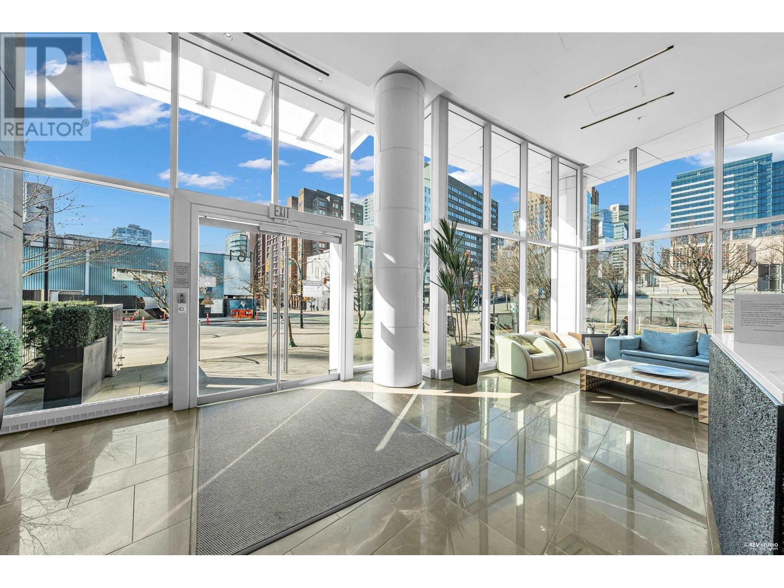 Listing Picture 3 of 40 : 2703 161 W GEORGIA STREET, Vancouver / 溫哥華 - 魯藝地產 Yvonne Lu Group - MLS Medallion Club Member