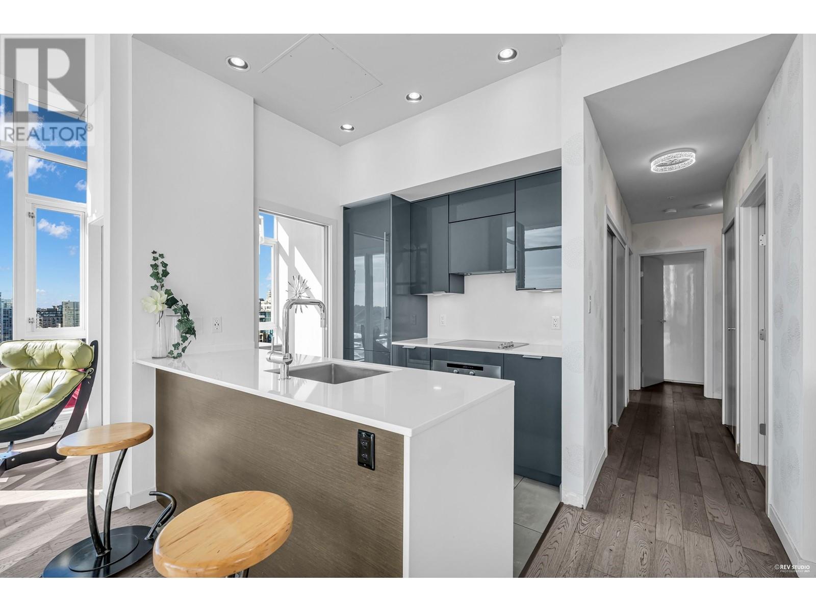 Listing Picture 13 of 40 : 2703 161 W GEORGIA STREET, Vancouver / 溫哥華 - 魯藝地產 Yvonne Lu Group - MLS Medallion Club Member