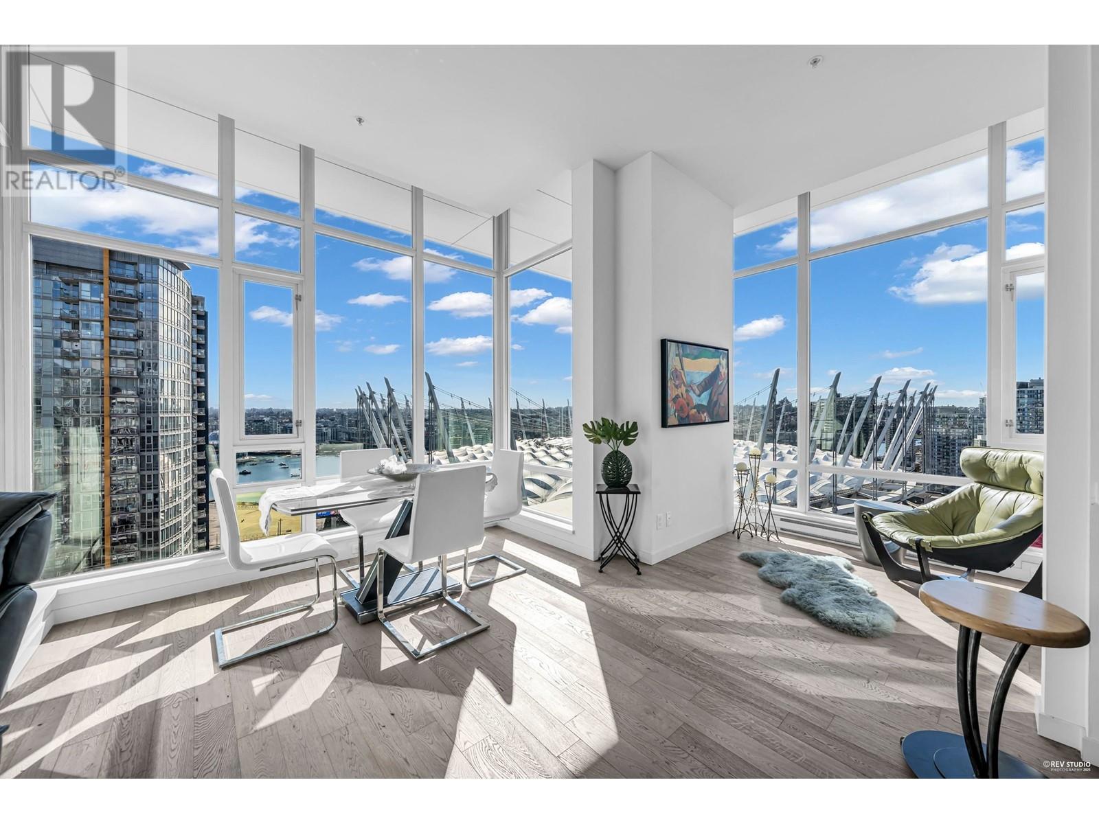 Listing Picture 8 of 40 : 2703 161 W GEORGIA STREET, Vancouver / 溫哥華 - 魯藝地產 Yvonne Lu Group - MLS Medallion Club Member