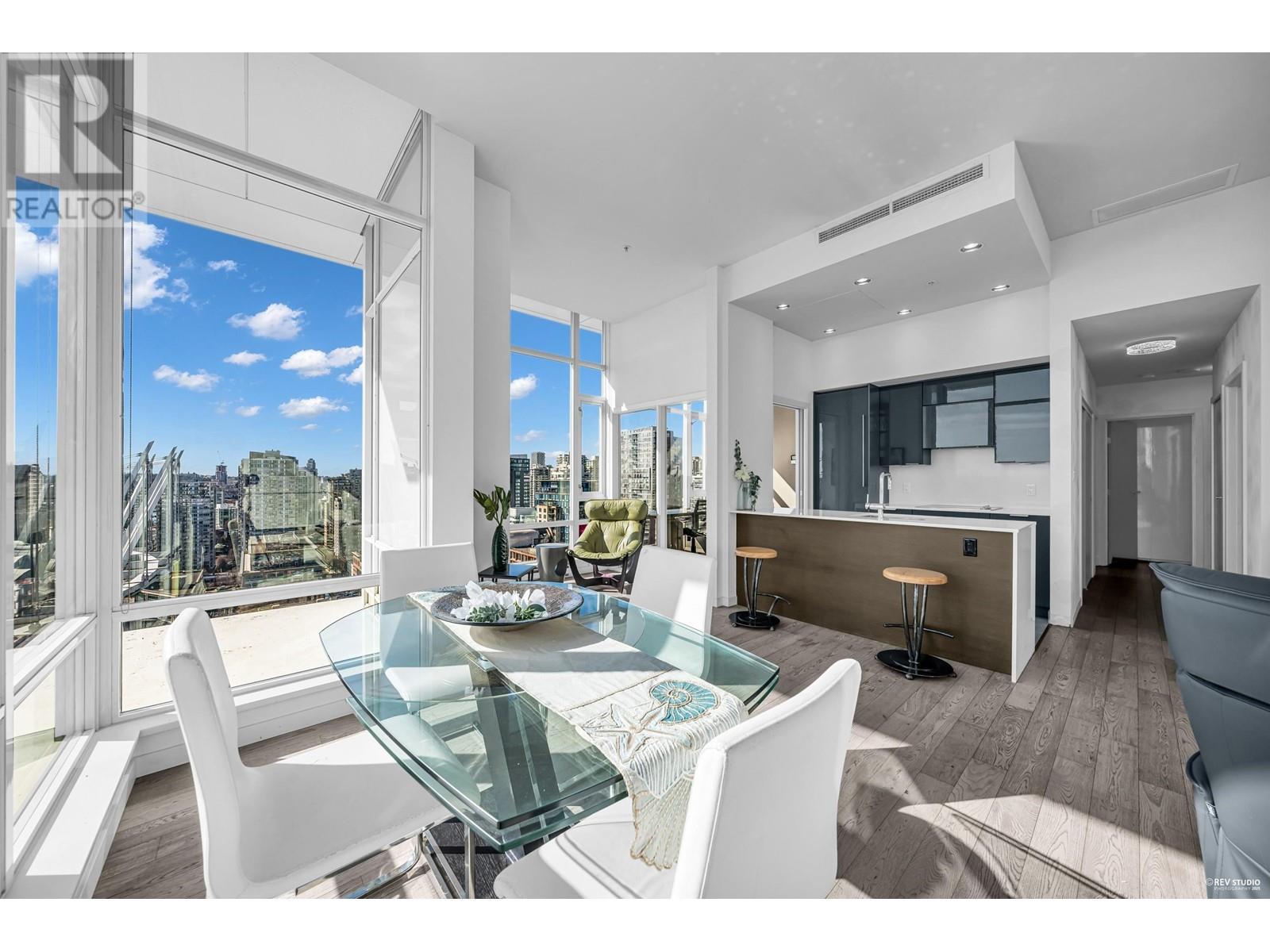 Listing Picture 18 of 40 : 2703 161 W GEORGIA STREET, Vancouver / 溫哥華 - 魯藝地產 Yvonne Lu Group - MLS Medallion Club Member