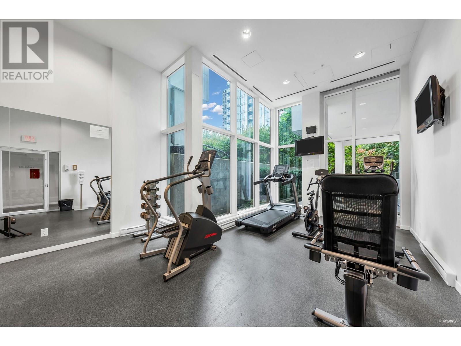 Listing Picture 38 of 40 : 2703 161 W GEORGIA STREET, Vancouver / 溫哥華 - 魯藝地產 Yvonne Lu Group - MLS Medallion Club Member