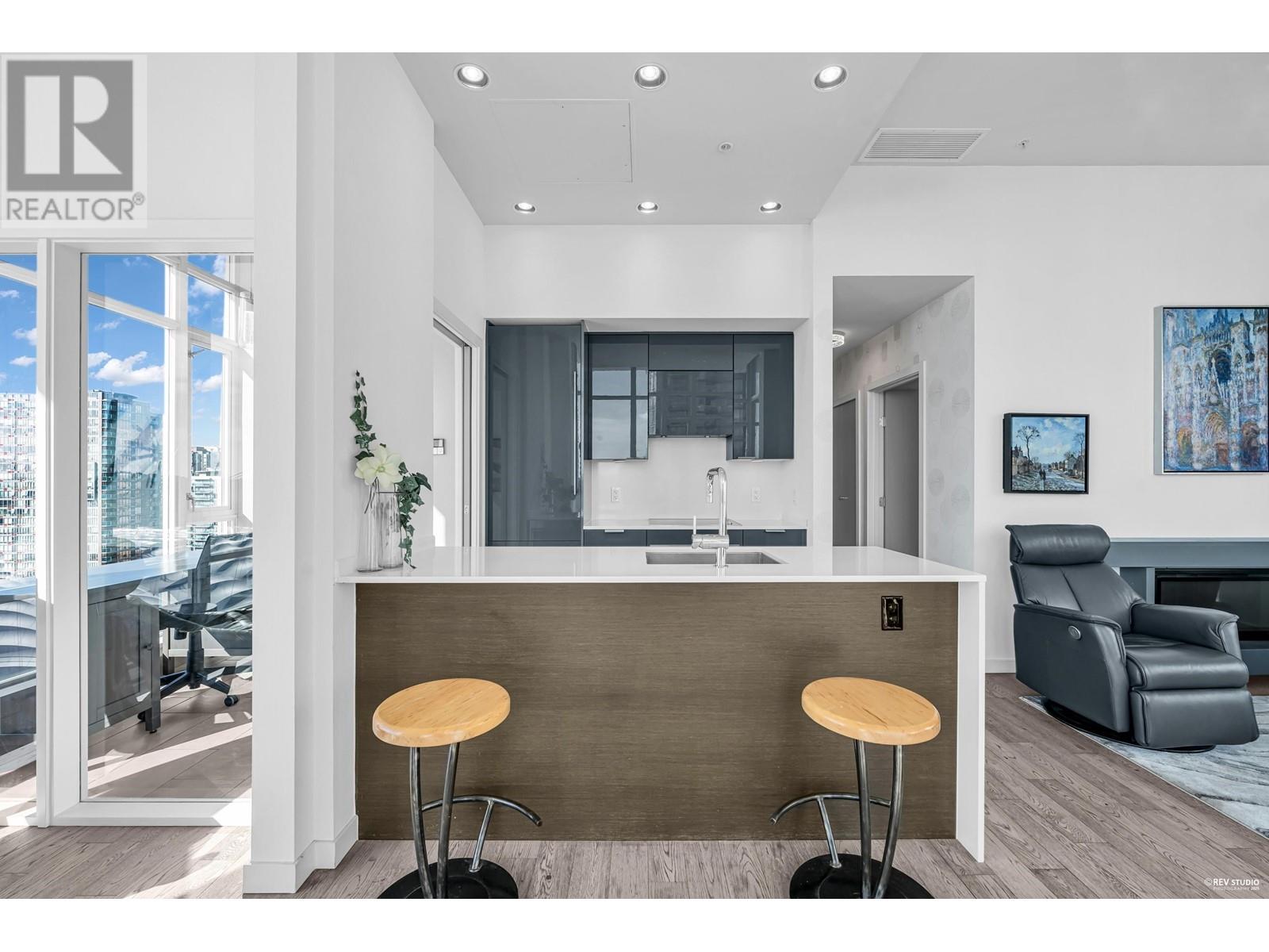 Listing Picture 12 of 40 : 2703 161 W GEORGIA STREET, Vancouver / 溫哥華 - 魯藝地產 Yvonne Lu Group - MLS Medallion Club Member