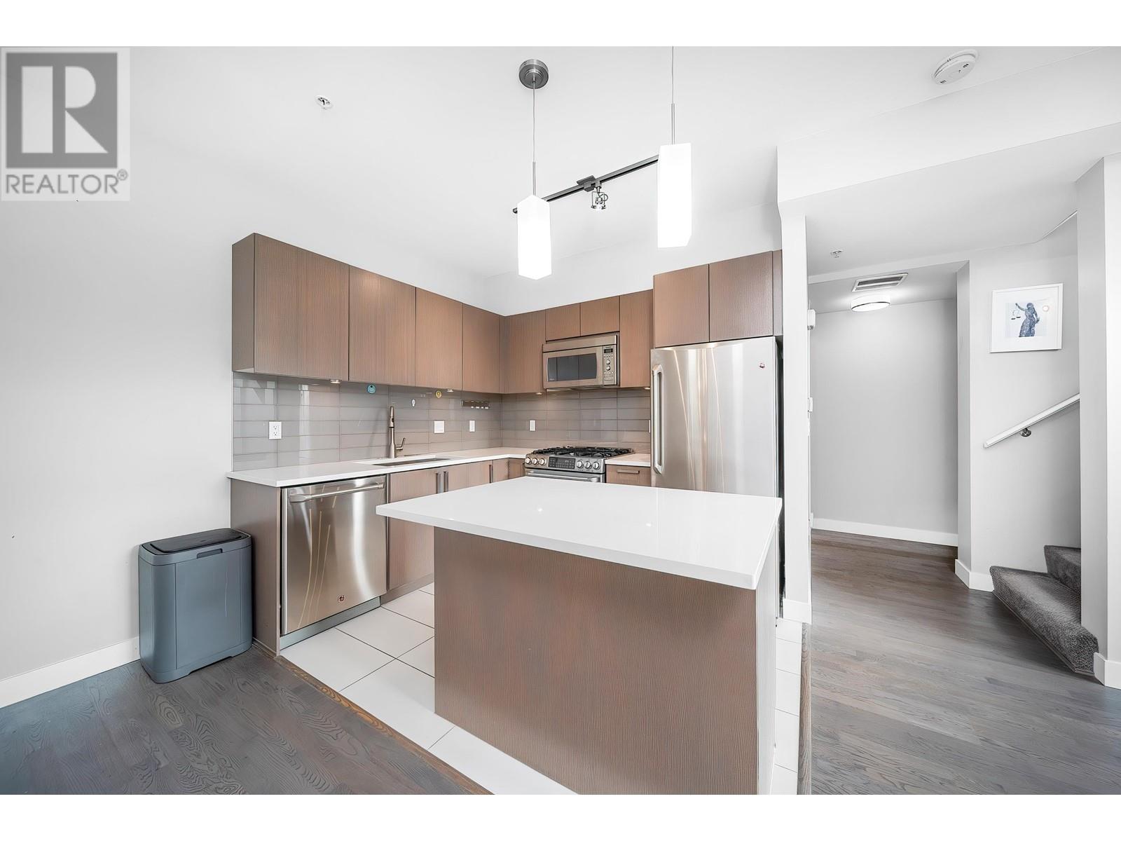 Listing Picture 9 of 31 : 4 10119 RIVER DRIVE, Richmond / 烈治文 - 魯藝地產 Yvonne Lu Group - MLS Medallion Club Member
