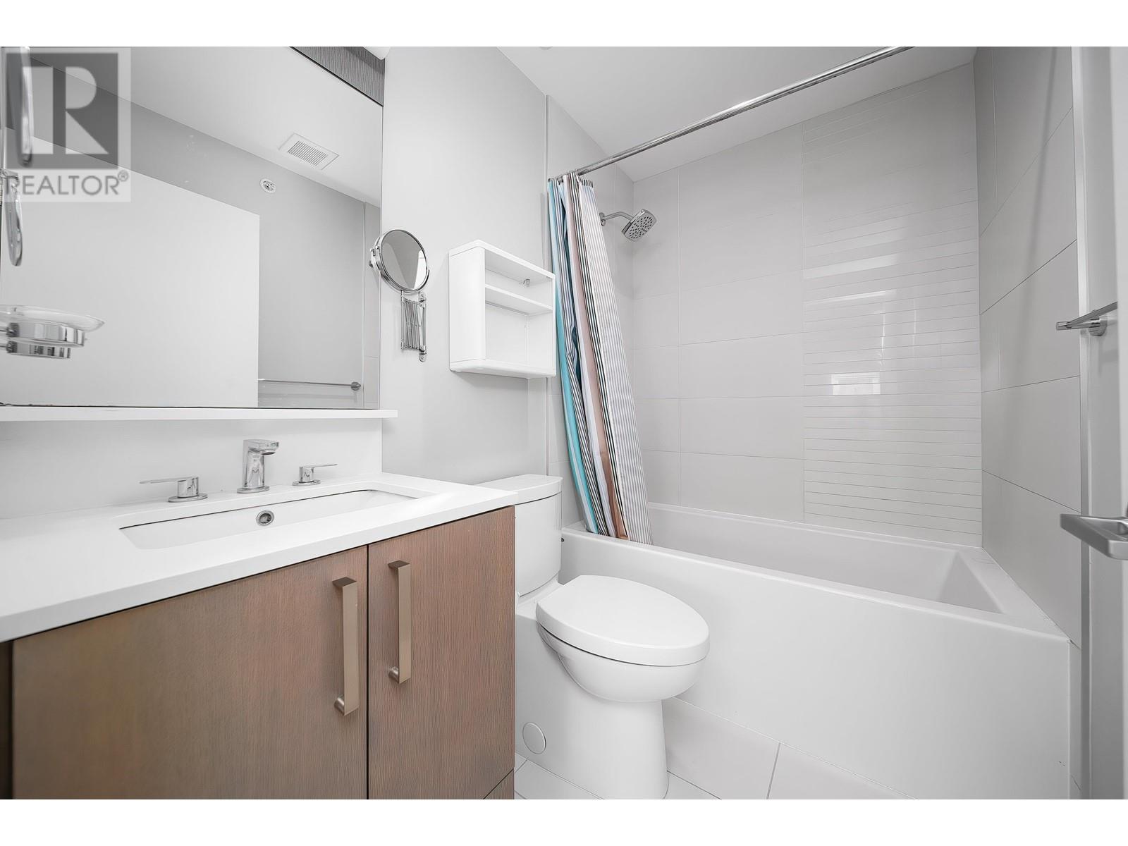 Listing Picture 16 of 31 : 4 10119 RIVER DRIVE, Richmond / 烈治文 - 魯藝地產 Yvonne Lu Group - MLS Medallion Club Member