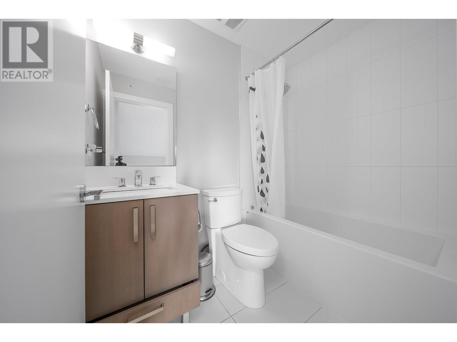 Listing Picture 17 of 31 : 4 10119 RIVER DRIVE, Richmond / 烈治文 - 魯藝地產 Yvonne Lu Group - MLS Medallion Club Member