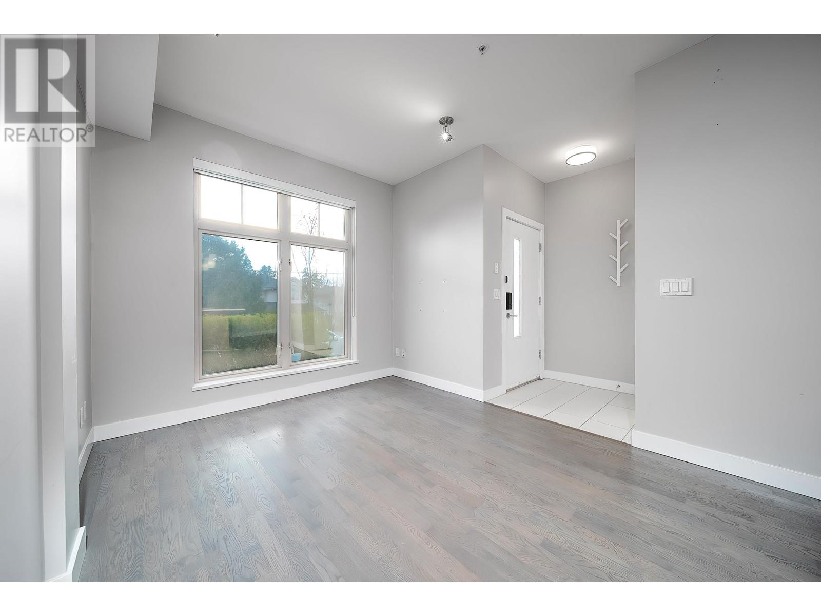 Listing Picture 4 of 31 : 4 10119 RIVER DRIVE, Richmond / 烈治文 - 魯藝地產 Yvonne Lu Group - MLS Medallion Club Member