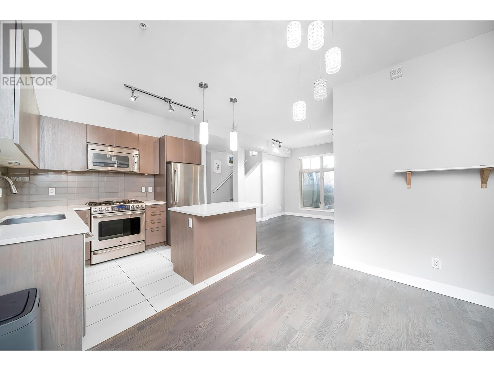 Listing Picture 10 of 31 : 4 10119 RIVER DRIVE, Richmond / 烈治文 - 魯藝地產 Yvonne Lu Group - MLS Medallion Club Member