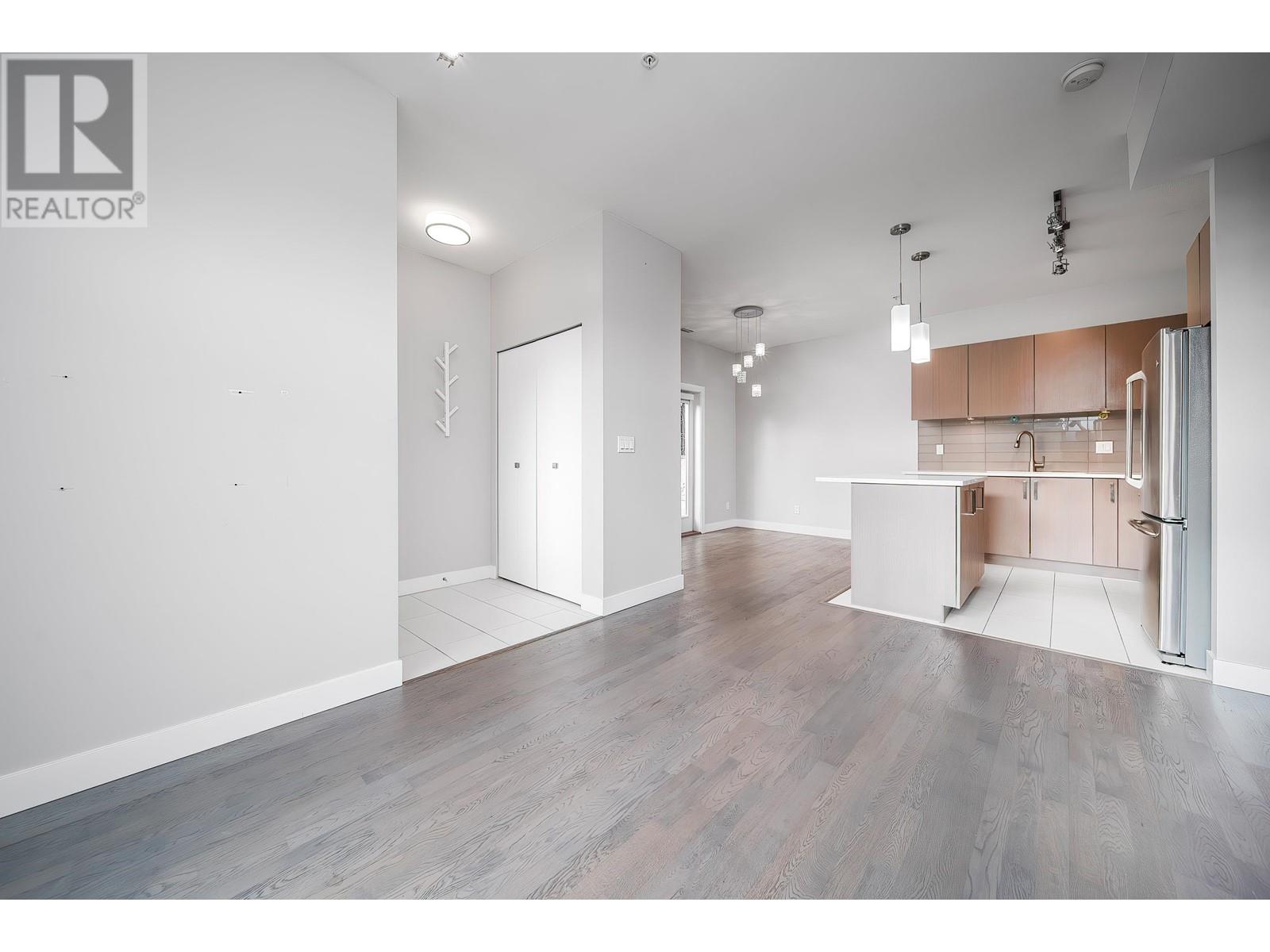 Listing Picture 6 of 31 : 4 10119 RIVER DRIVE, Richmond / 烈治文 - 魯藝地產 Yvonne Lu Group - MLS Medallion Club Member