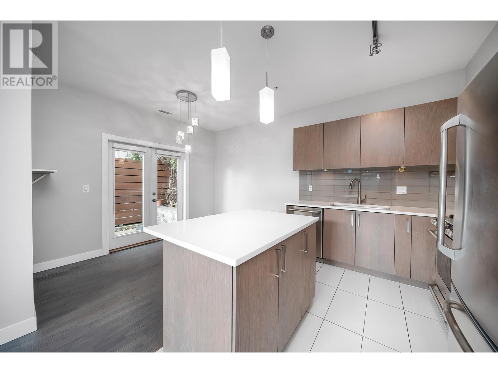 Listing Picture 8 of 31 : 4 10119 RIVER DRIVE, Richmond / 烈治文 - 魯藝地產 Yvonne Lu Group - MLS Medallion Club Member
