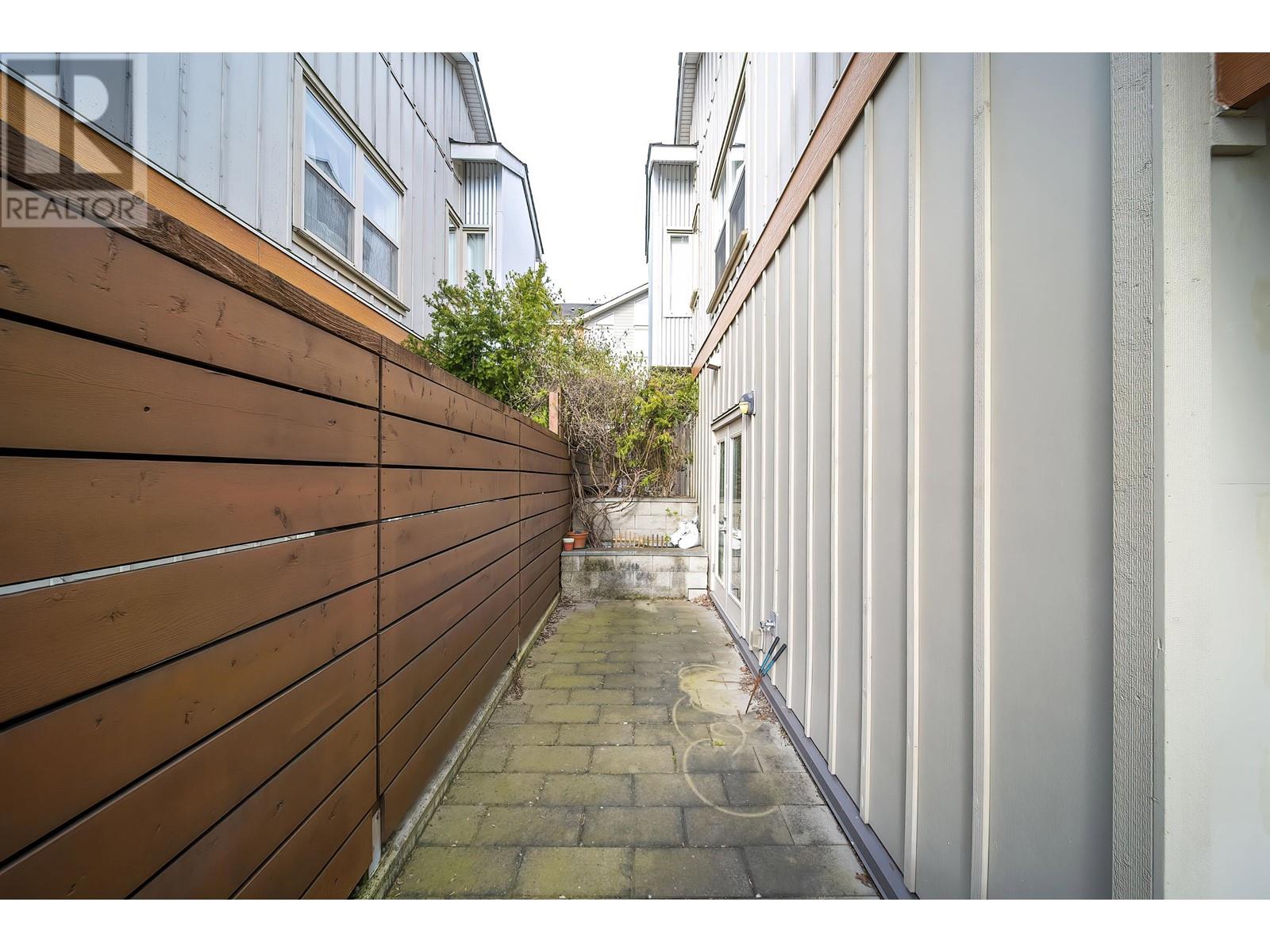 Listing Picture 3 of 31 : 4 10119 RIVER DRIVE, Richmond / 烈治文 - 魯藝地產 Yvonne Lu Group - MLS Medallion Club Member