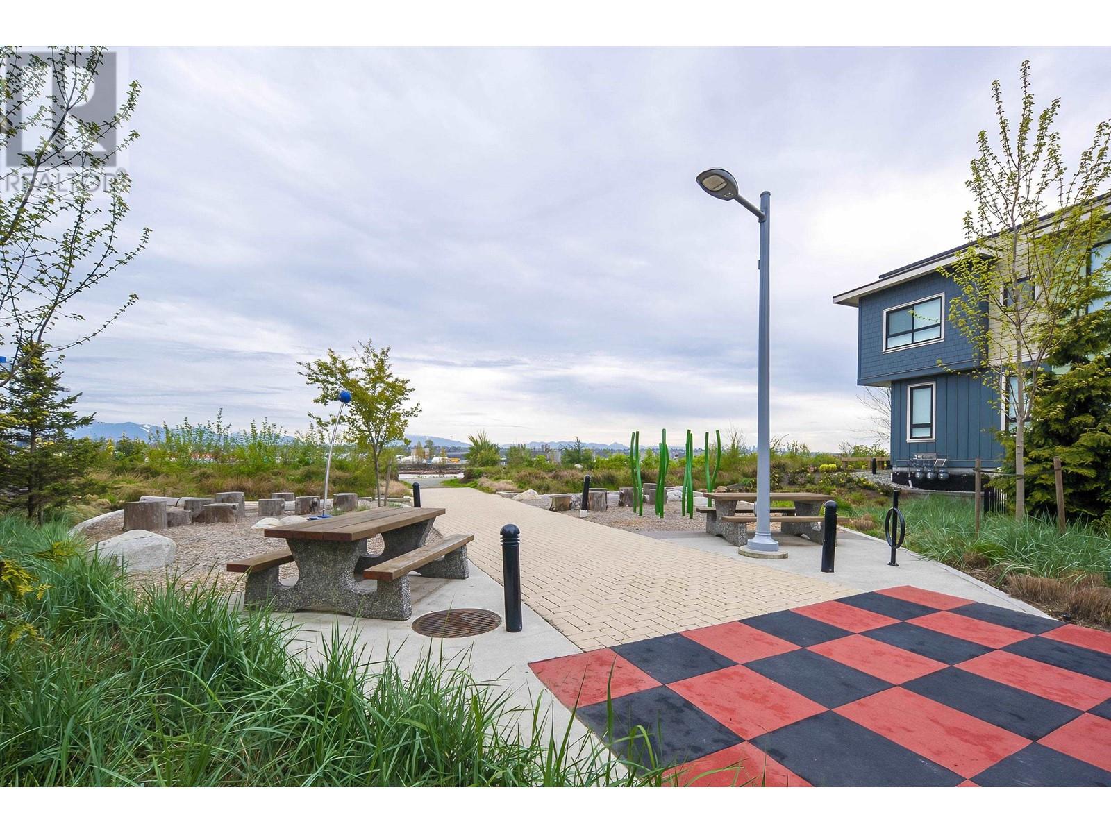Listing Picture 30 of 31 : 4 10119 RIVER DRIVE, Richmond / 烈治文 - 魯藝地產 Yvonne Lu Group - MLS Medallion Club Member
