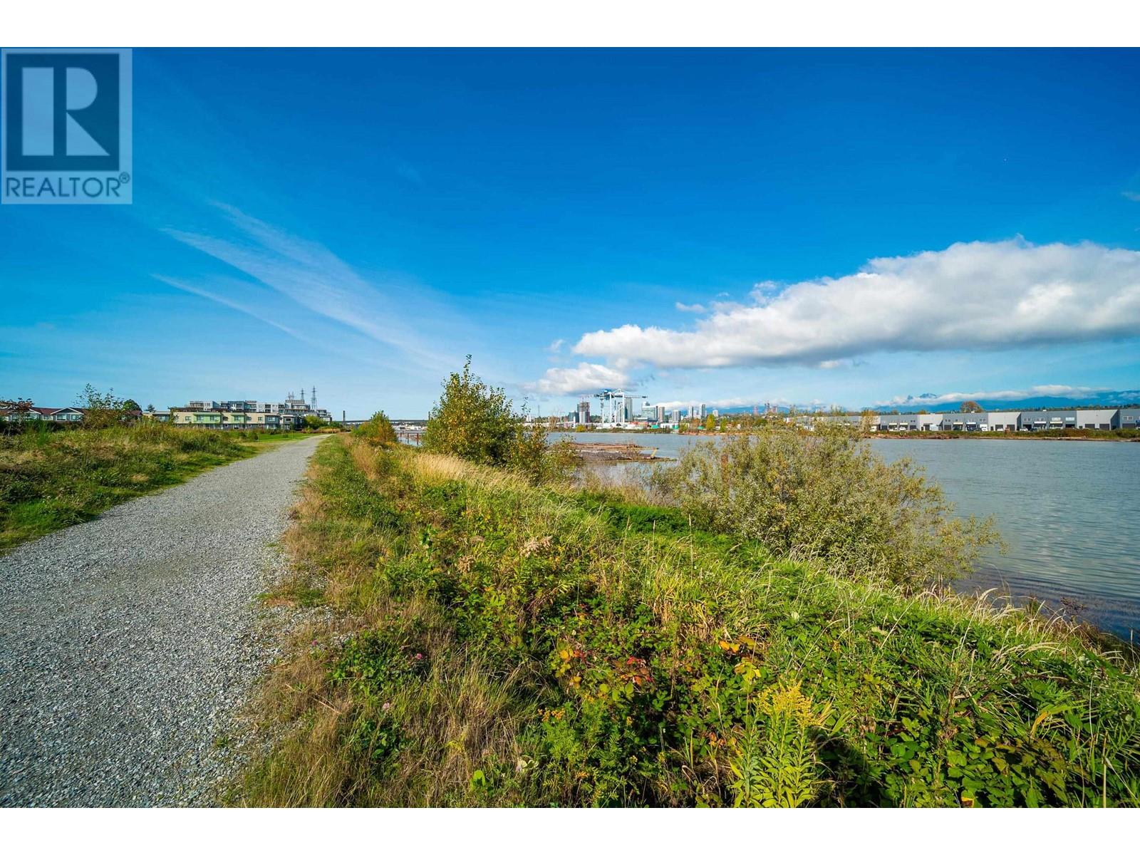 Listing Picture 27 of 31 : 4 10119 RIVER DRIVE, Richmond / 烈治文 - 魯藝地產 Yvonne Lu Group - MLS Medallion Club Member