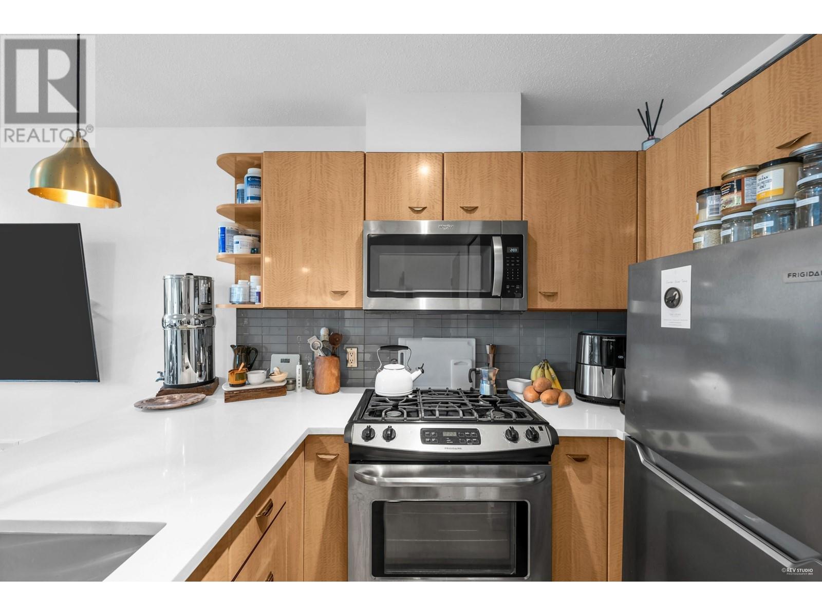 Listing Picture 9 of 33 : 606 501 PACIFIC STREET, Vancouver / 溫哥華 - 魯藝地產 Yvonne Lu Group - MLS Medallion Club Member