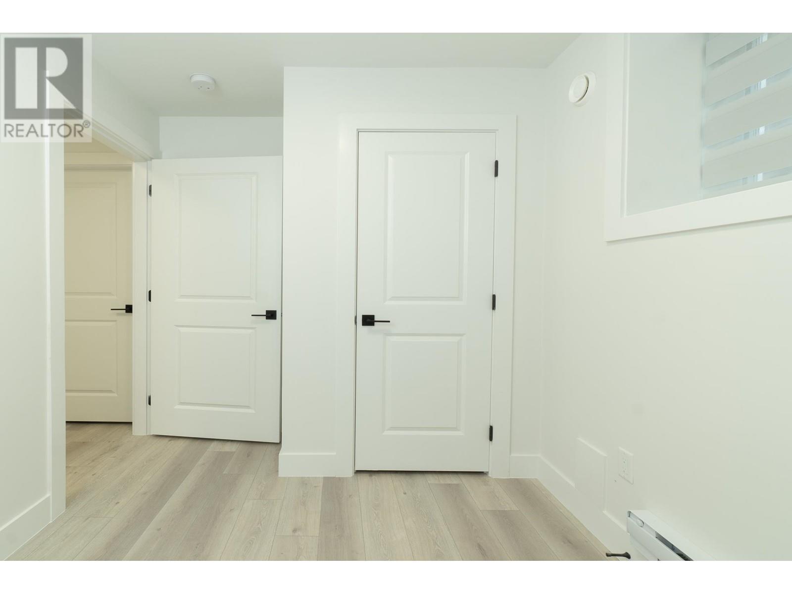 2792 E 49th Avenue, Vancouver, British Columbia  V0V 0V0 - Photo 32 - R2960730