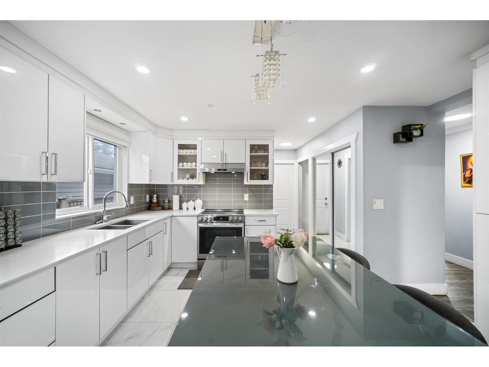 13249 81a Avenue, Surrey, British Columbia  V3W 8Z2 - Photo 9 - R2973306