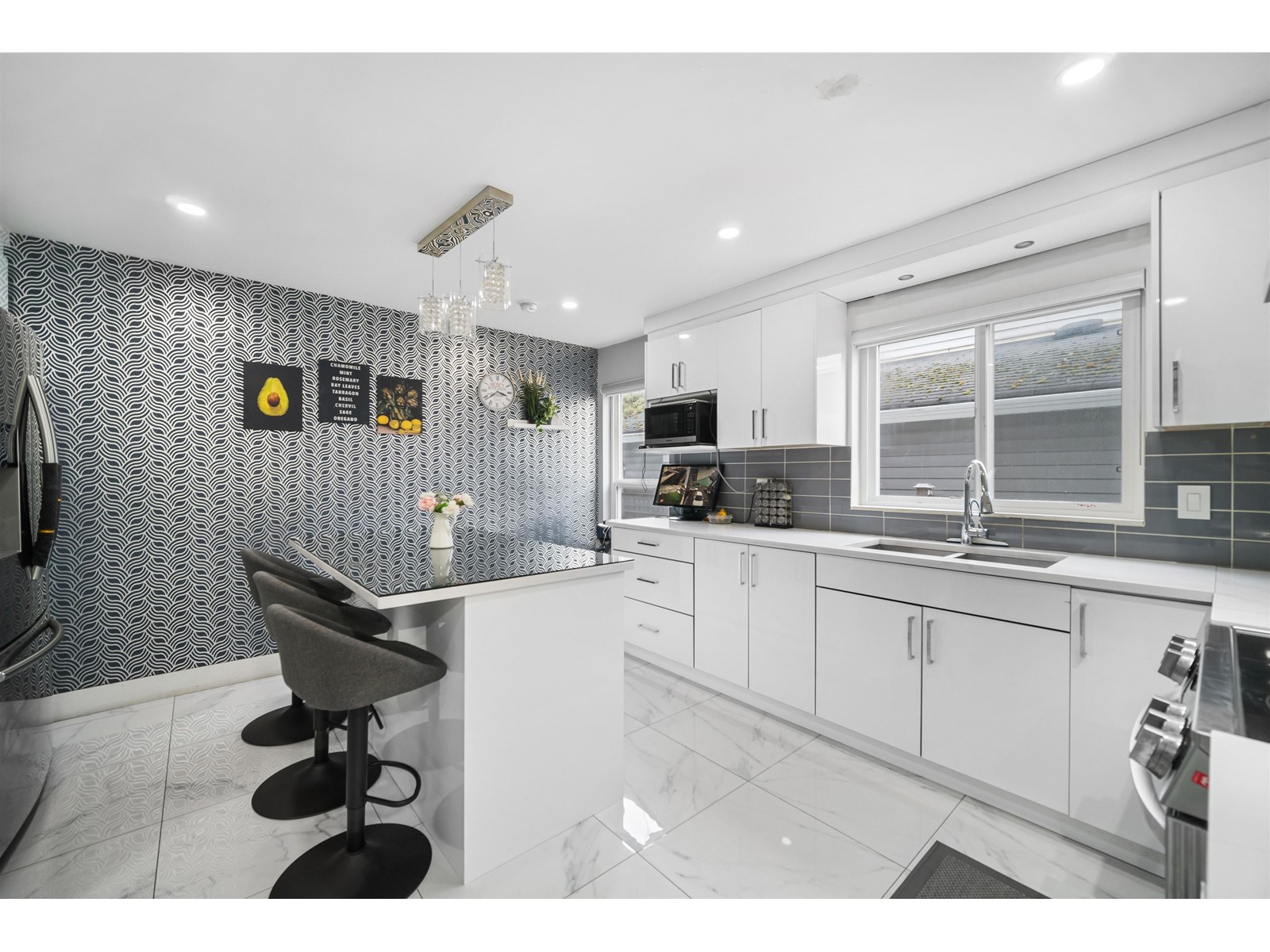13249 81a Avenue, Surrey, British Columbia  V3W 8Z2 - Photo 10 - R2973306