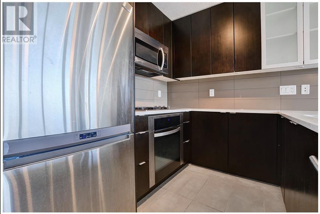 Listing Picture 12 of 36 : 1908 7325 ARCOLA STREET, Burnaby / 本拿比 - 魯藝地產 Yvonne Lu Group - MLS Medallion Club Member