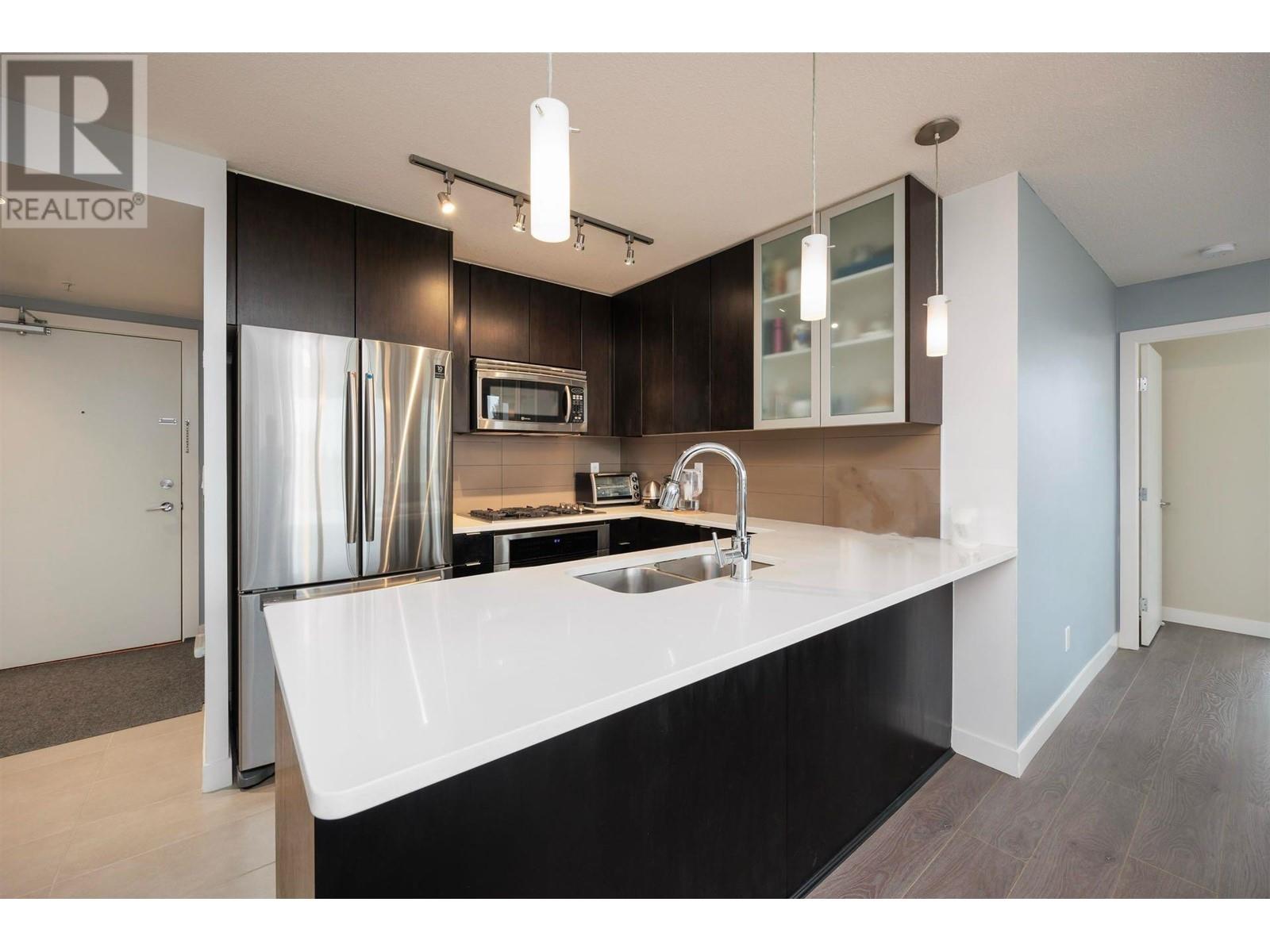 Listing Picture 10 of 36 : 1908 7325 ARCOLA STREET, Burnaby / 本拿比 - 魯藝地產 Yvonne Lu Group - MLS Medallion Club Member