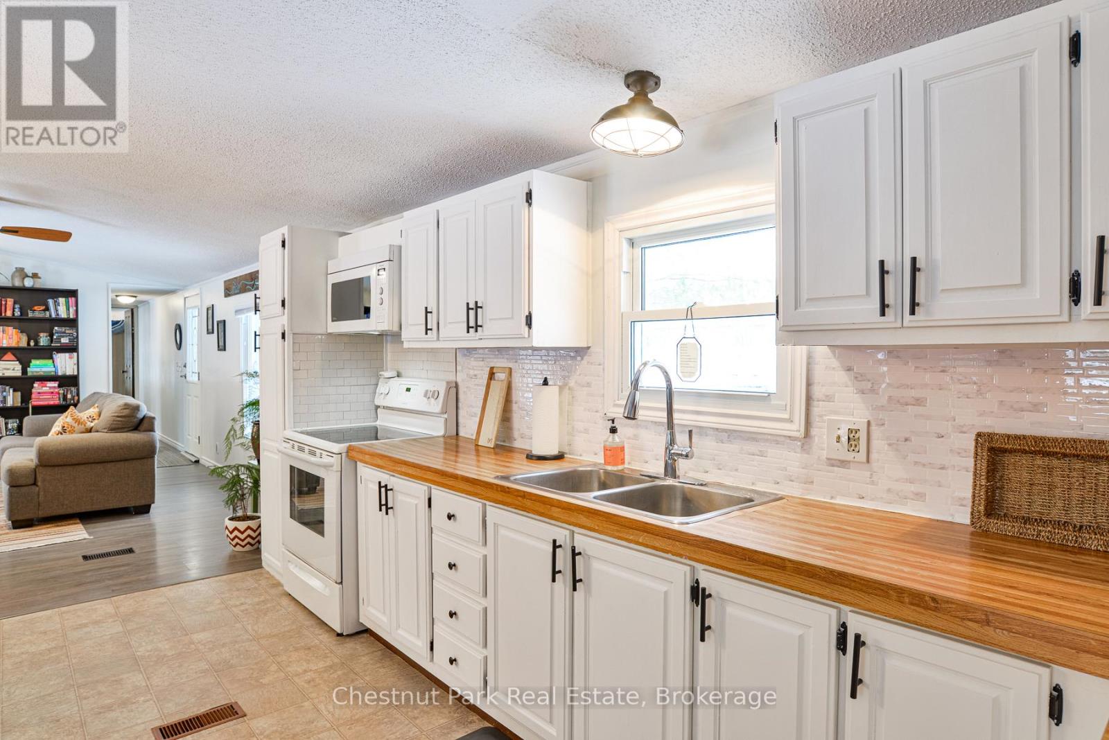 2 Fox Run Lane, Huntsville, Ontario  P1H 1E3 - Photo 11 - X12001076