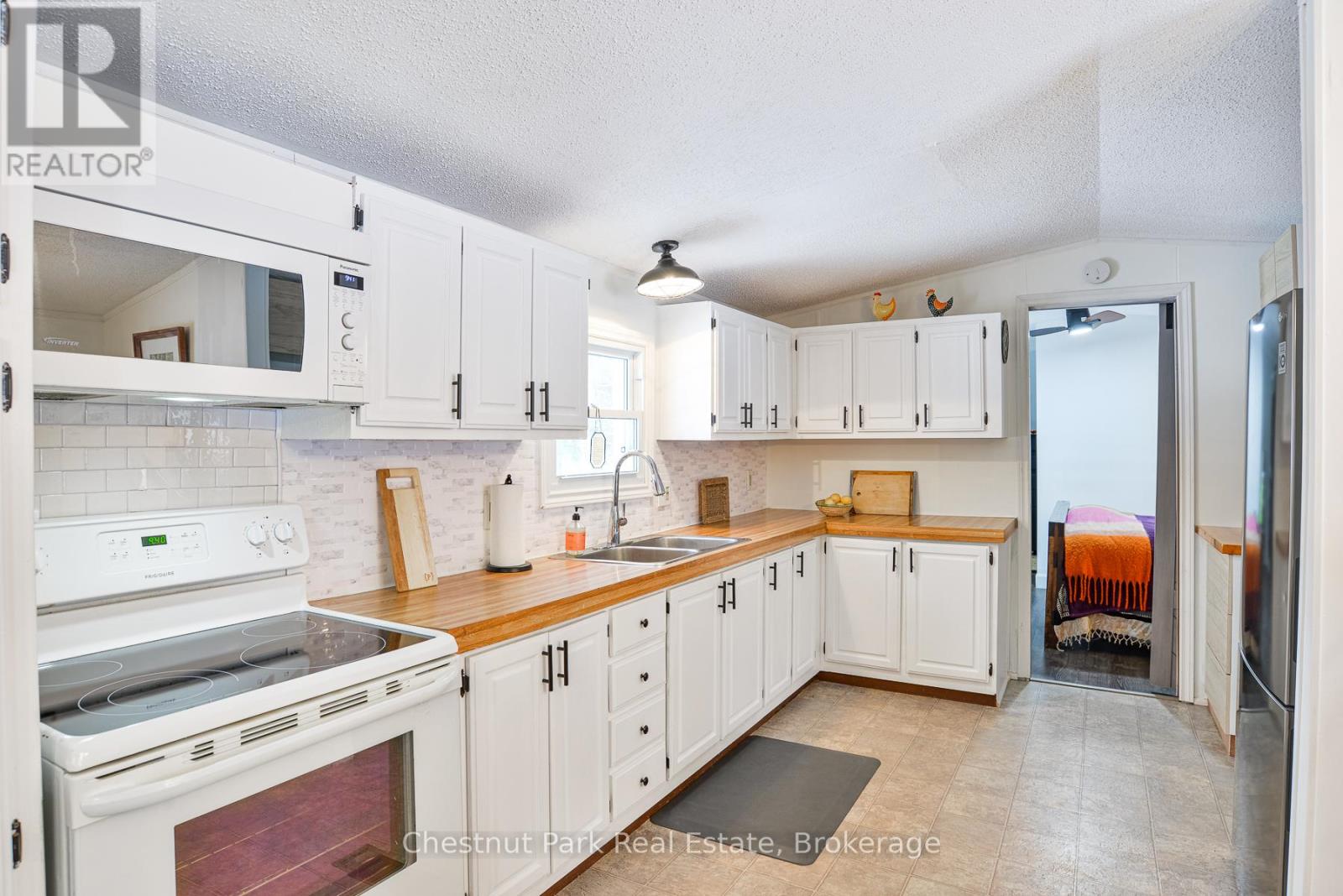 2 Fox Run Lane, Huntsville, Ontario  P1H 1E3 - Photo 4 - X12001076