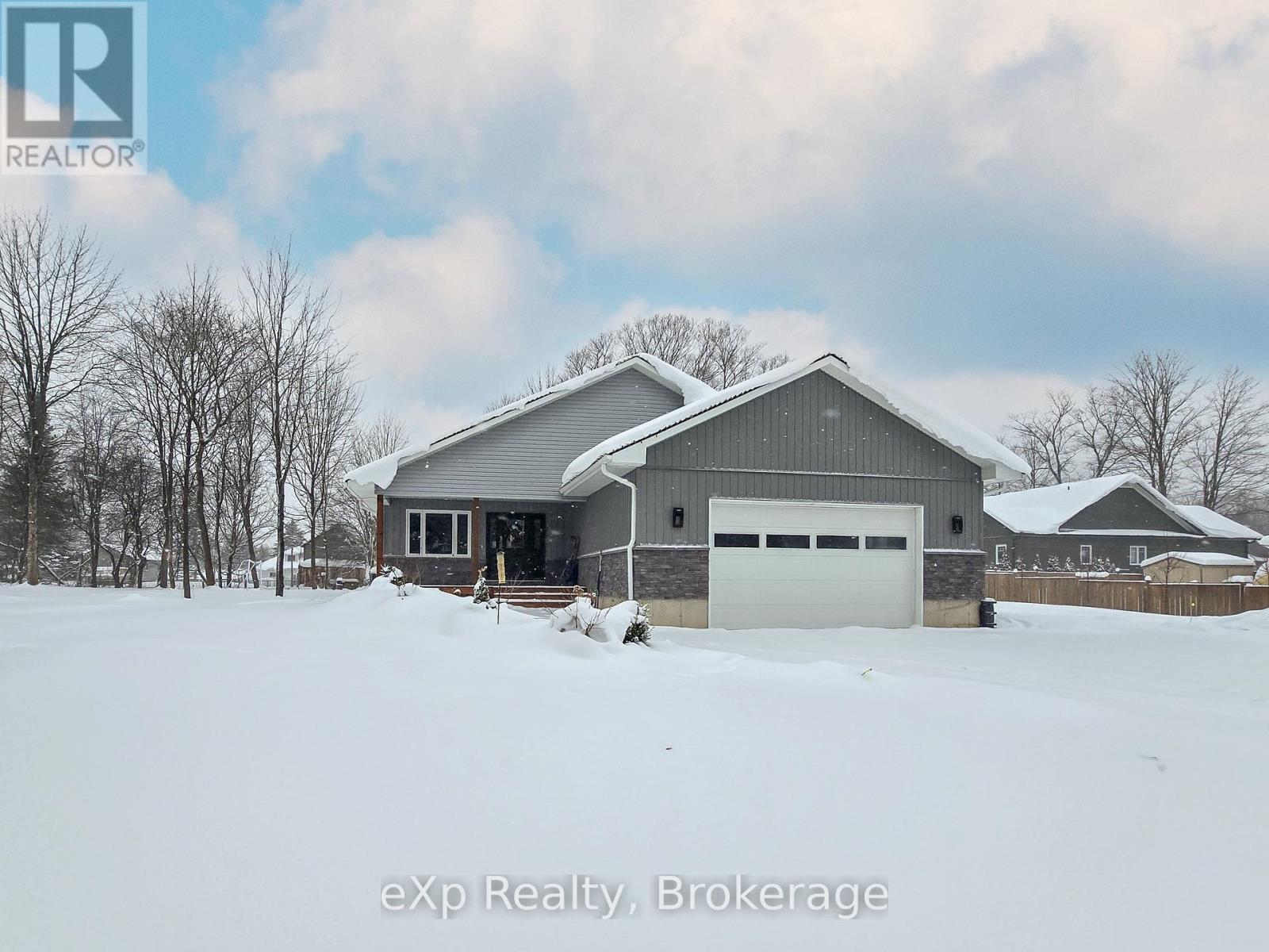 135 Confederation Drive, Chatsworth, Ontario  N0H 1R0 - Photo 1 - X12001078