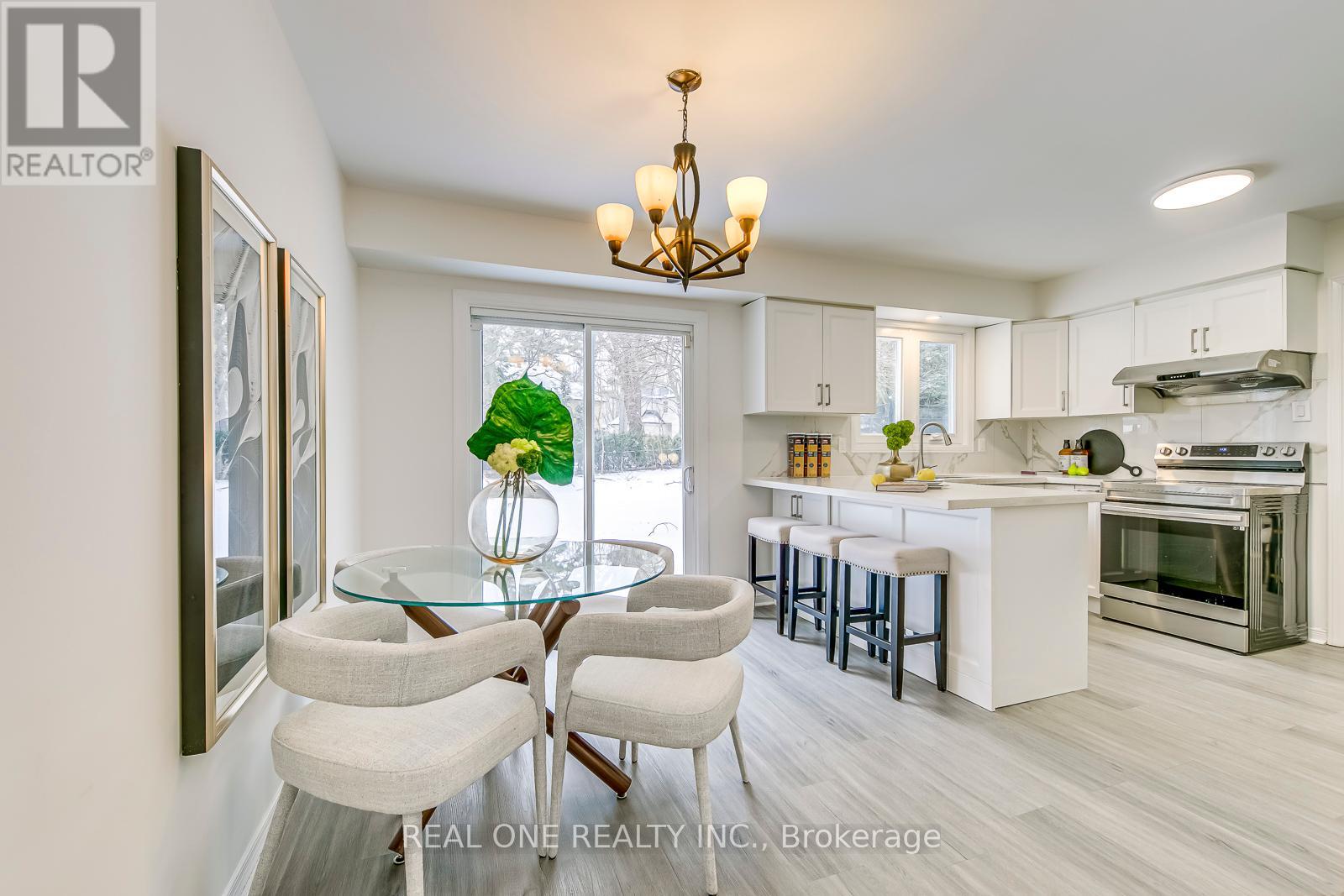 153 Cavendish Court, Oakville (Mo Morrison), Ontario  L6J 5S3 - Photo 13 - W12001077