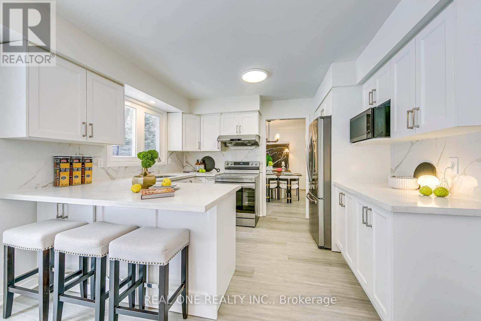 153 Cavendish Court, Oakville (Mo Morrison), Ontario  L6J 5S3 - Photo 16 - W12001077