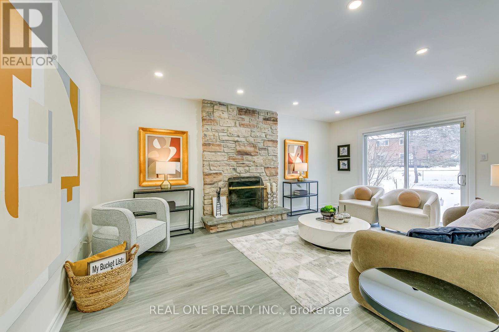 153 Cavendish Court, Oakville (Mo Morrison), Ontario  L6J 5S3 - Photo 19 - W12001077