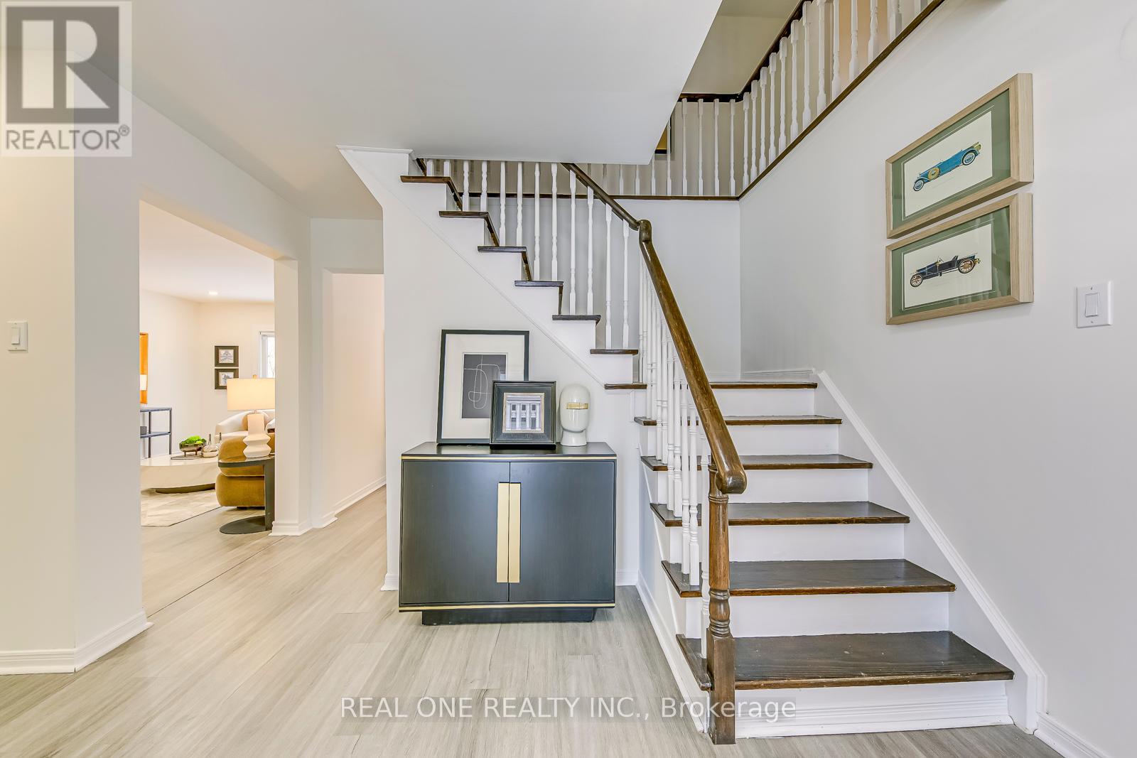 153 Cavendish Court, Oakville (Mo Morrison), Ontario  L6J 5S3 - Photo 24 - W12001077