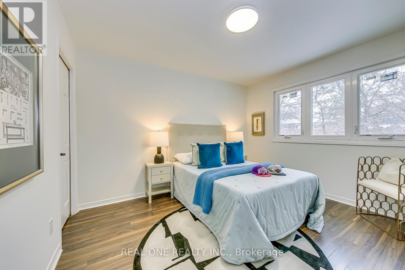 153 Cavendish Court, Oakville (Mo Morrison), Ontario  L6J 5S3 - Photo 32 - W12001077