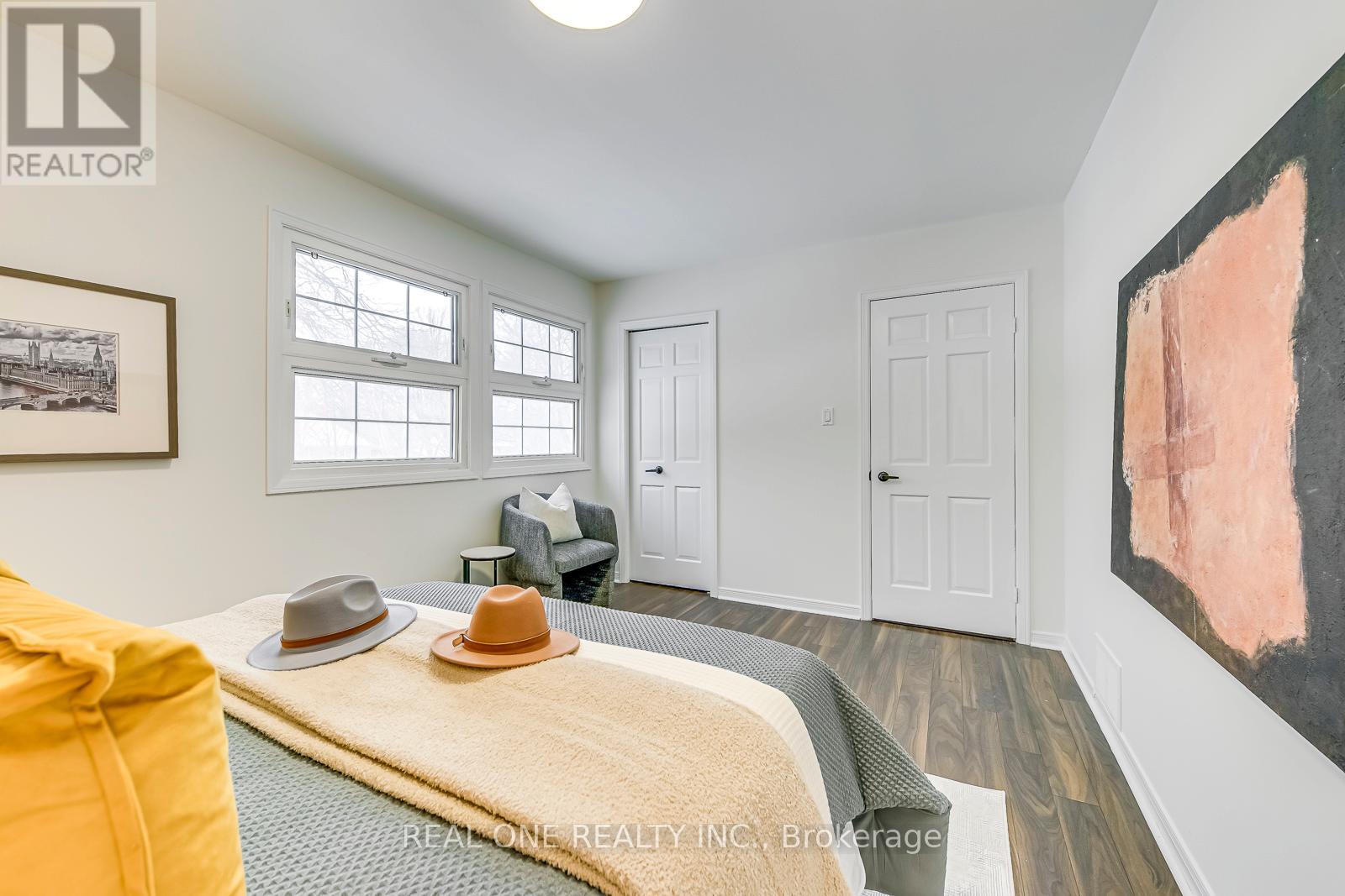 153 Cavendish Court, Oakville (Mo Morrison), Ontario  L6J 5S3 - Photo 35 - W12001077